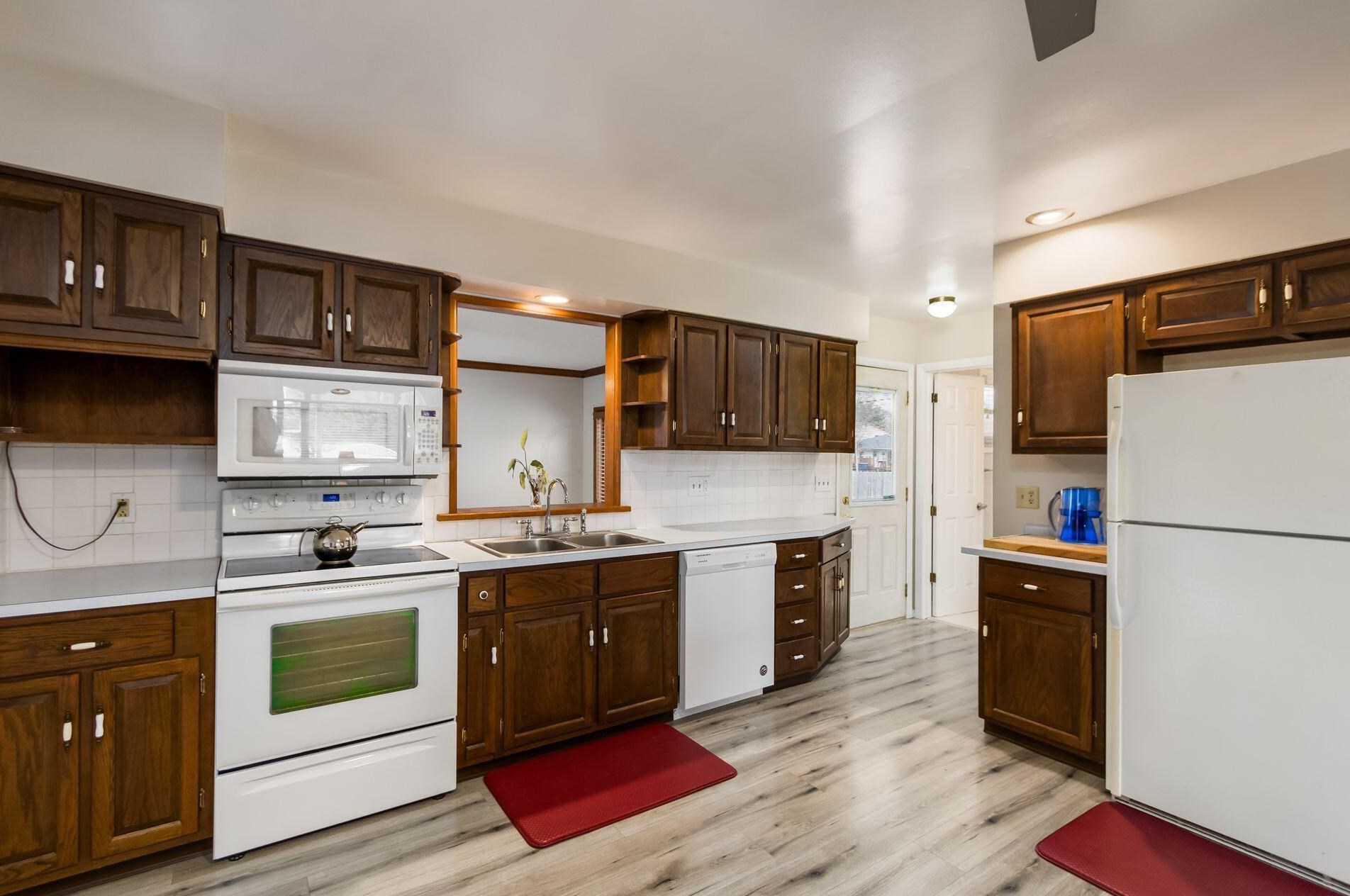 521 Heatherhill Rd, Columbus OH  43213-2461 exterior