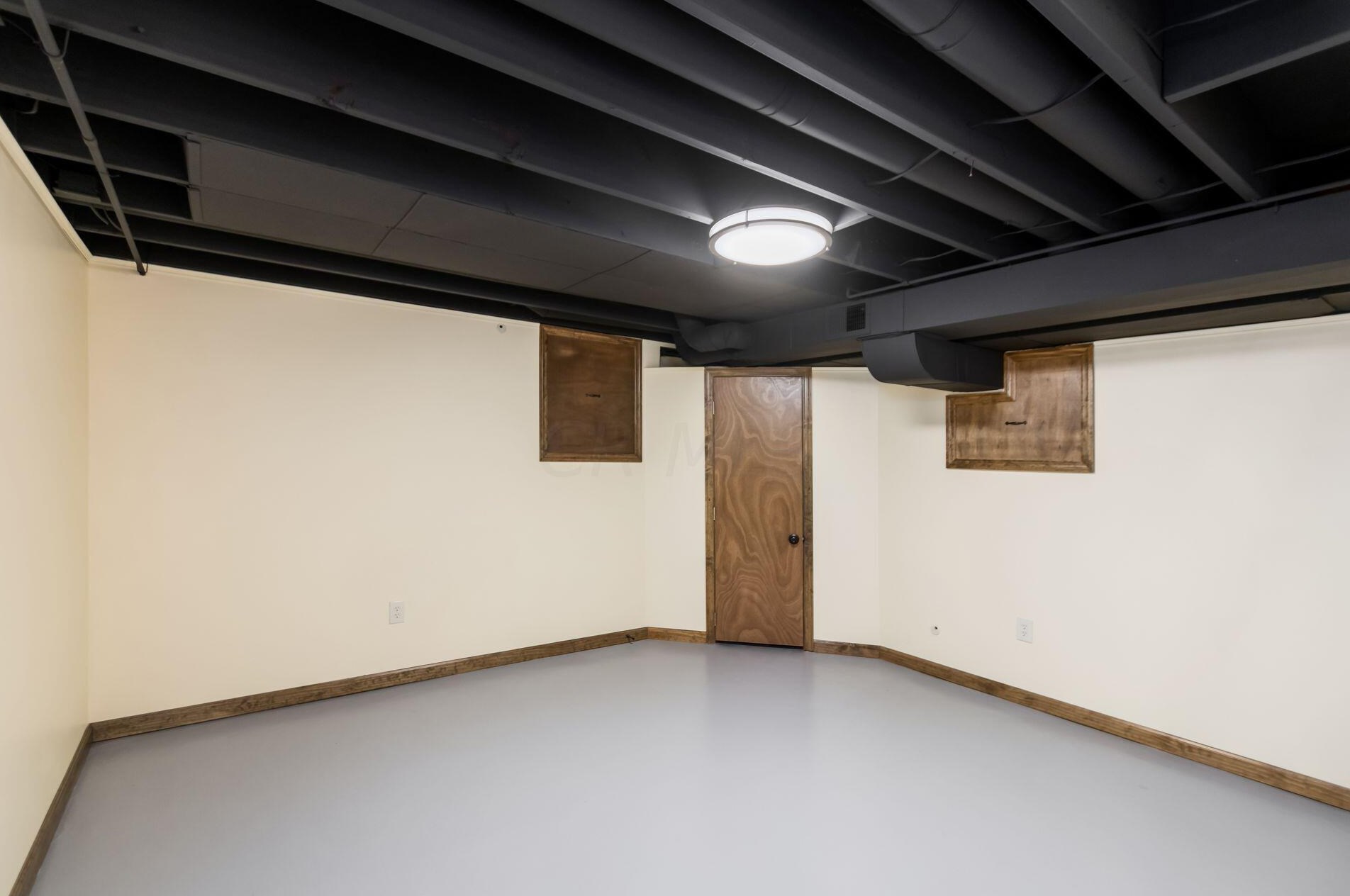 521 Heatherhill Rd, Columbus OH  43213-2461 exterior