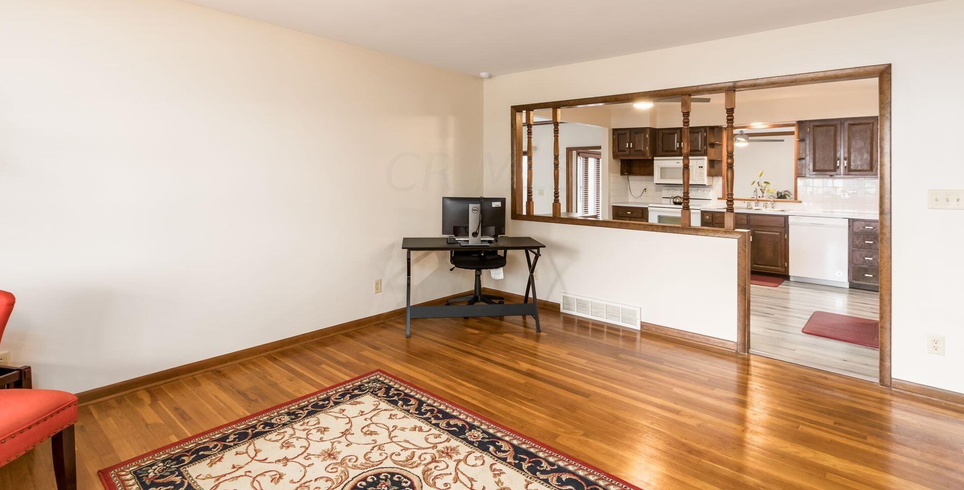 521 Heatherhill Rd, Columbus OH  43213-2461 exterior