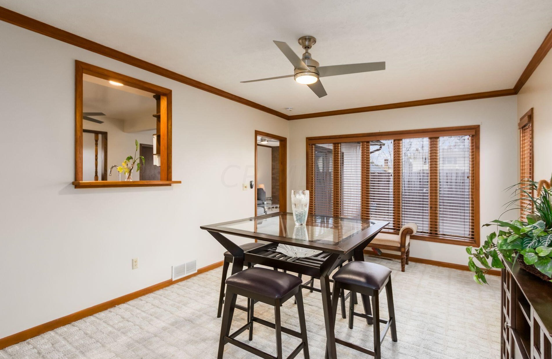 521 Heatherhill Rd, Columbus OH  43213-2461 exterior