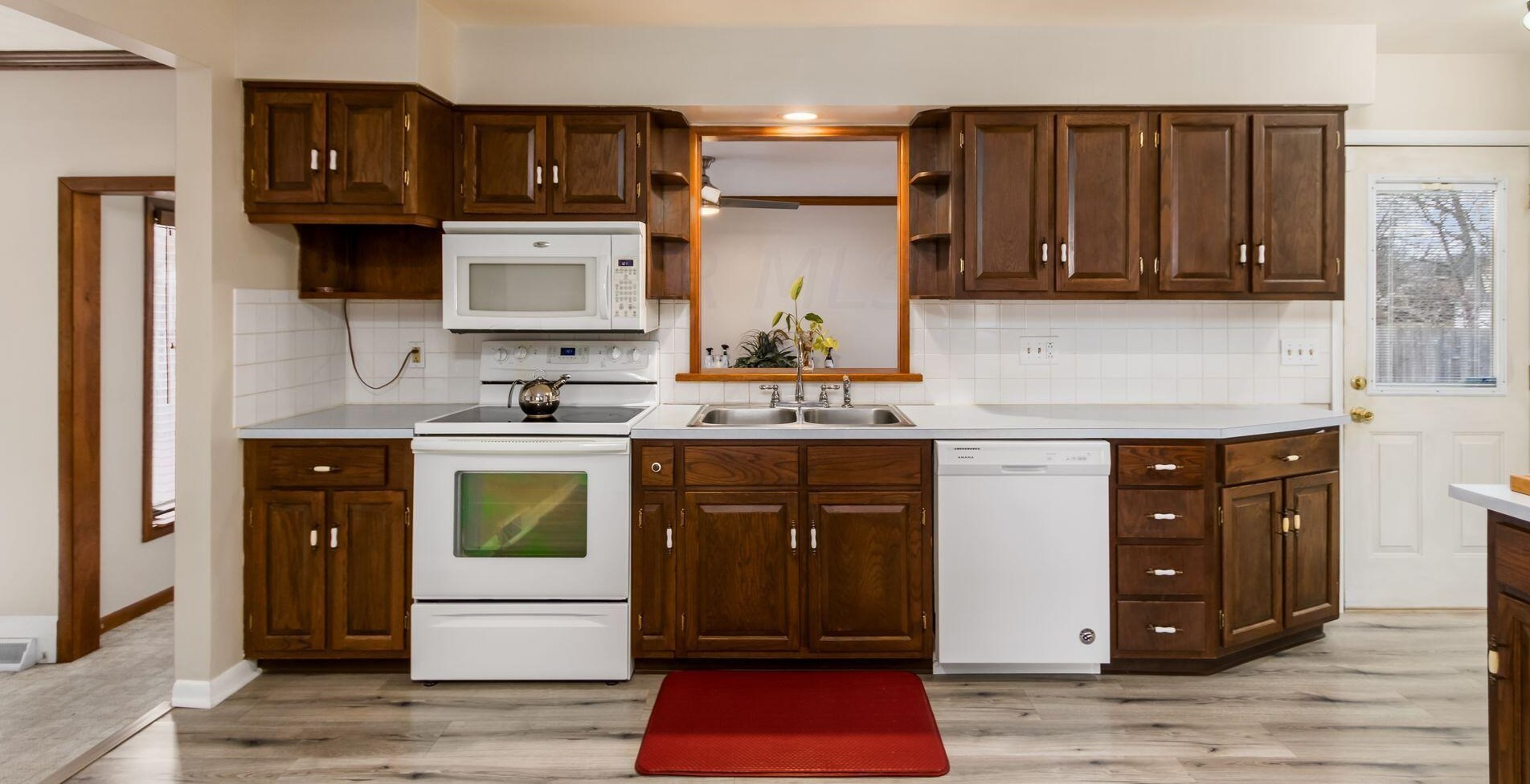 521 Heatherhill Rd, Columbus OH  43213-2461 exterior