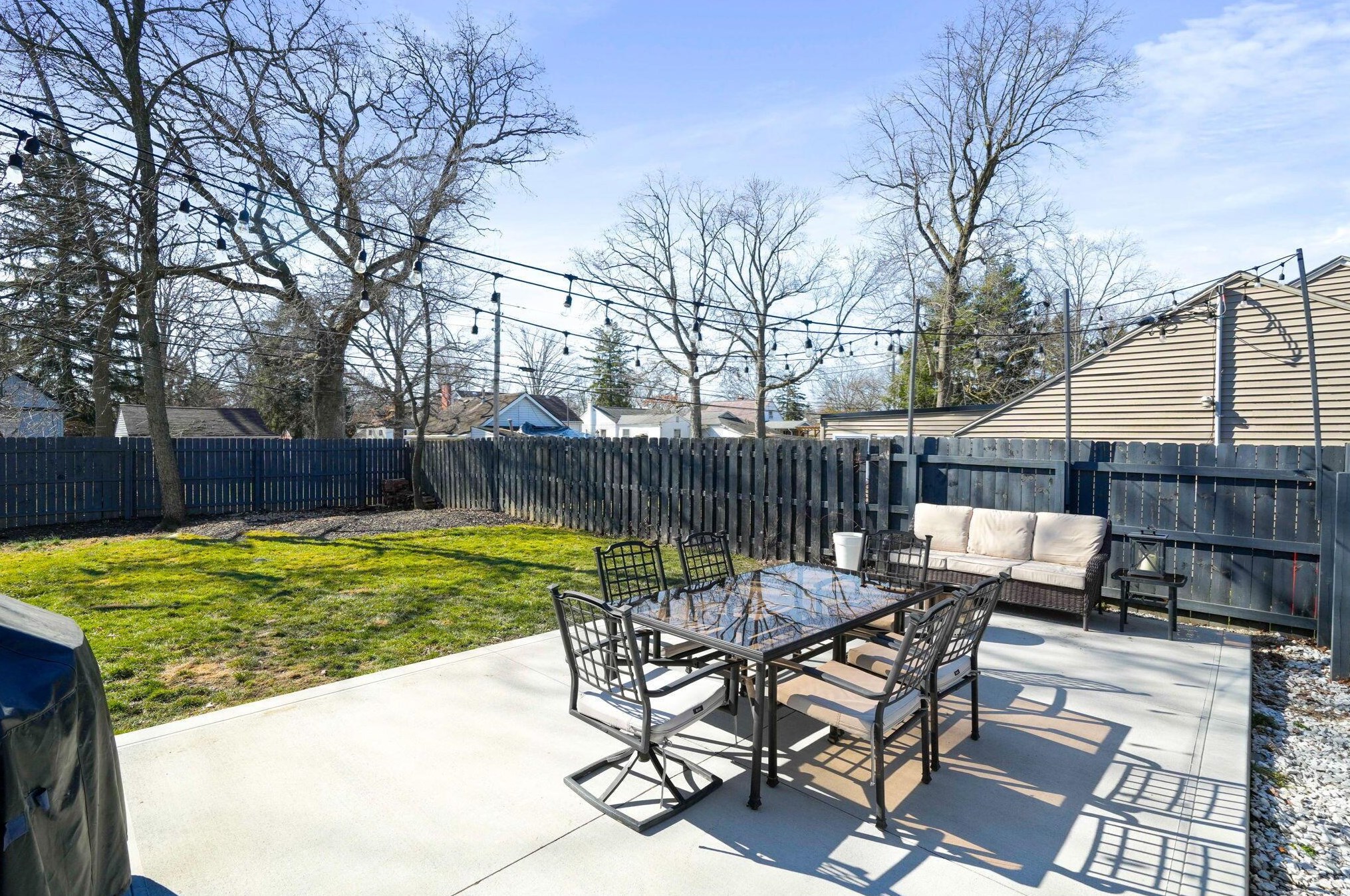 395 Selby Blvd, Columbus OH  43085-3623 exterior