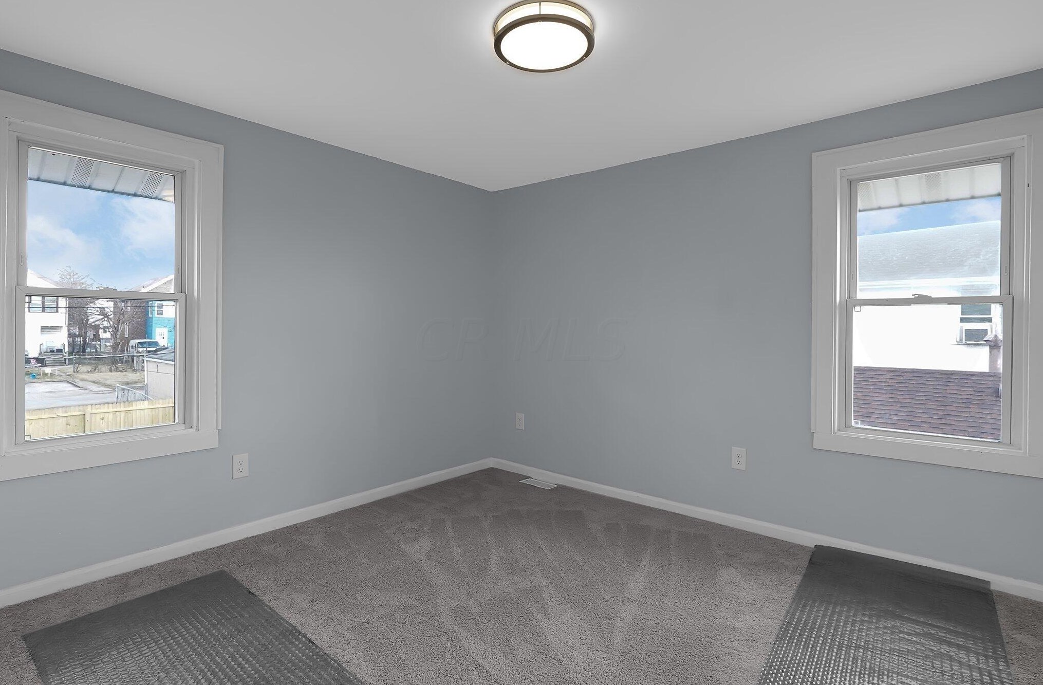 1176 Sidney St, Columbus OH  43201-2954 exterior