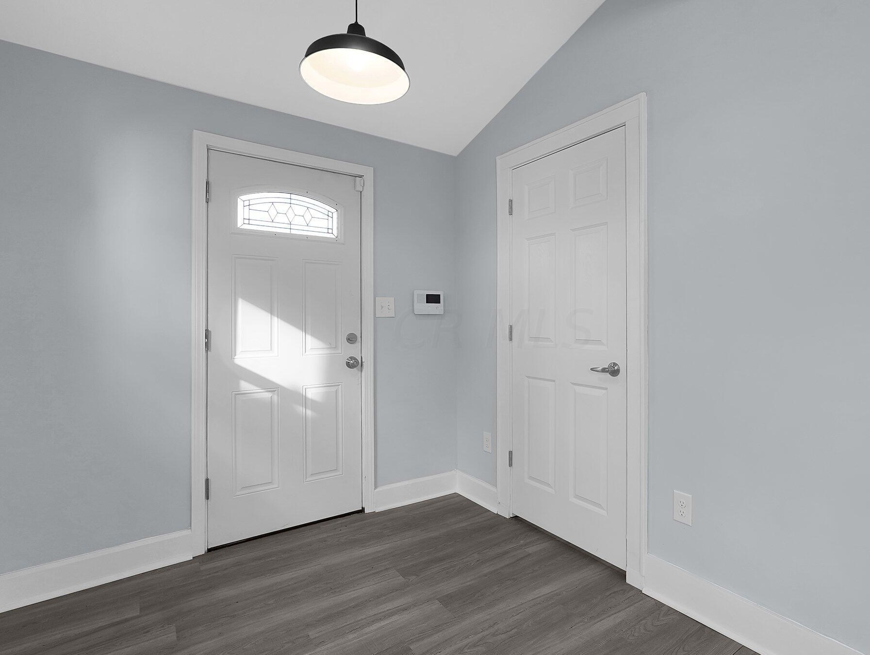 1176 Sidney St, Columbus OH  43201-2954 exterior