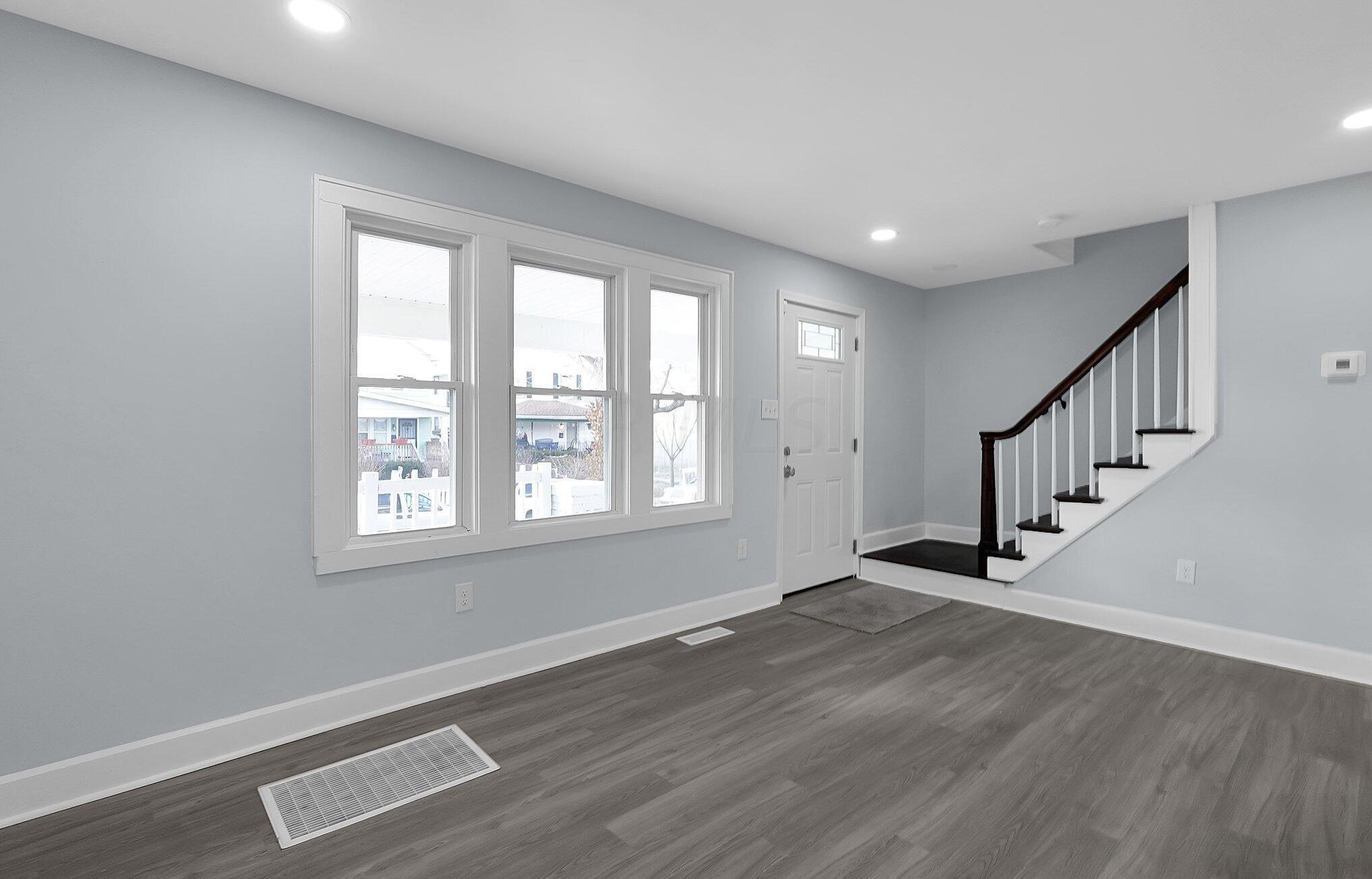 1176 Sidney St, Columbus OH  43201-2954 exterior