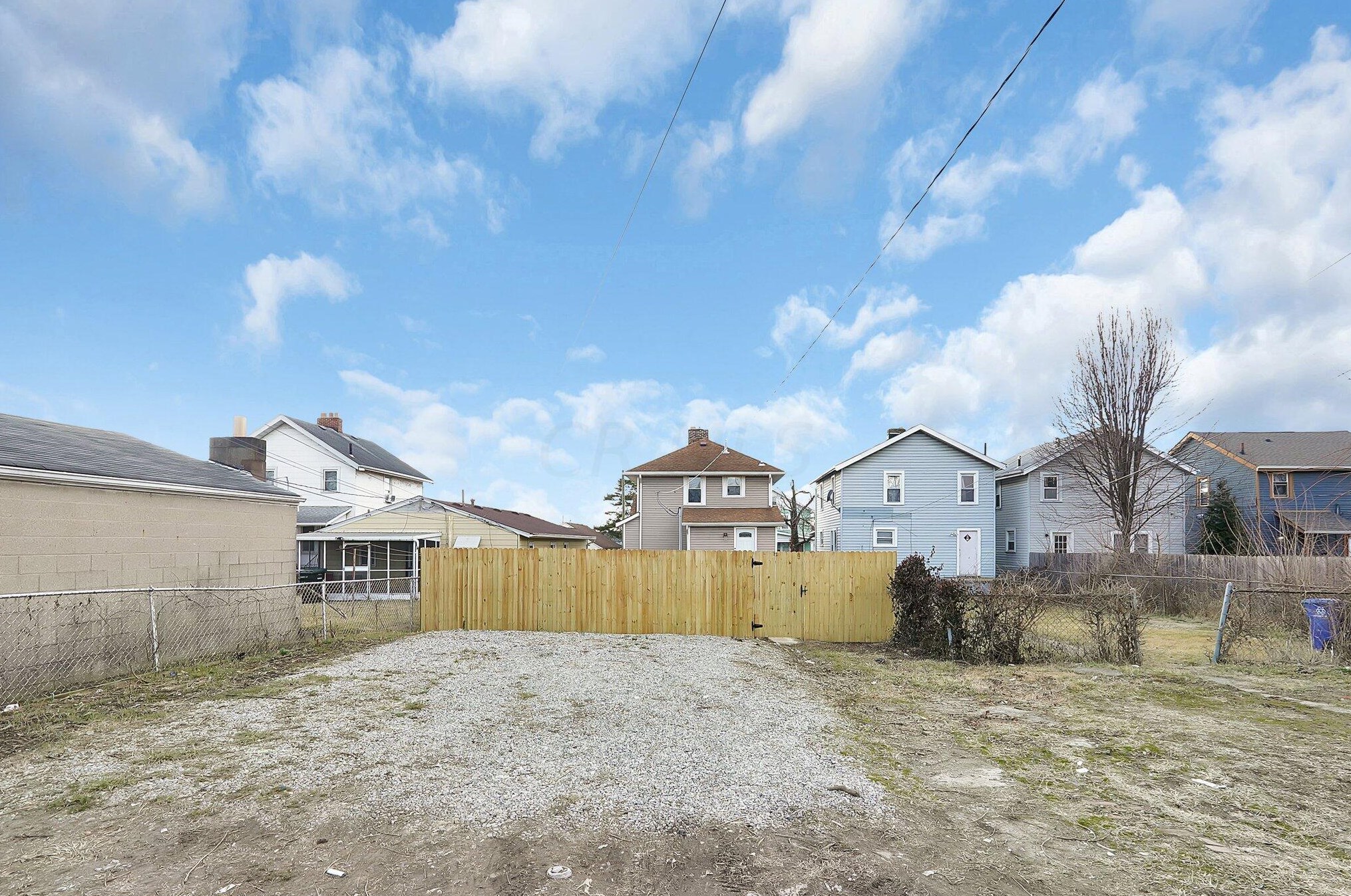 1176 Sidney St, Columbus OH  43201-2954 exterior