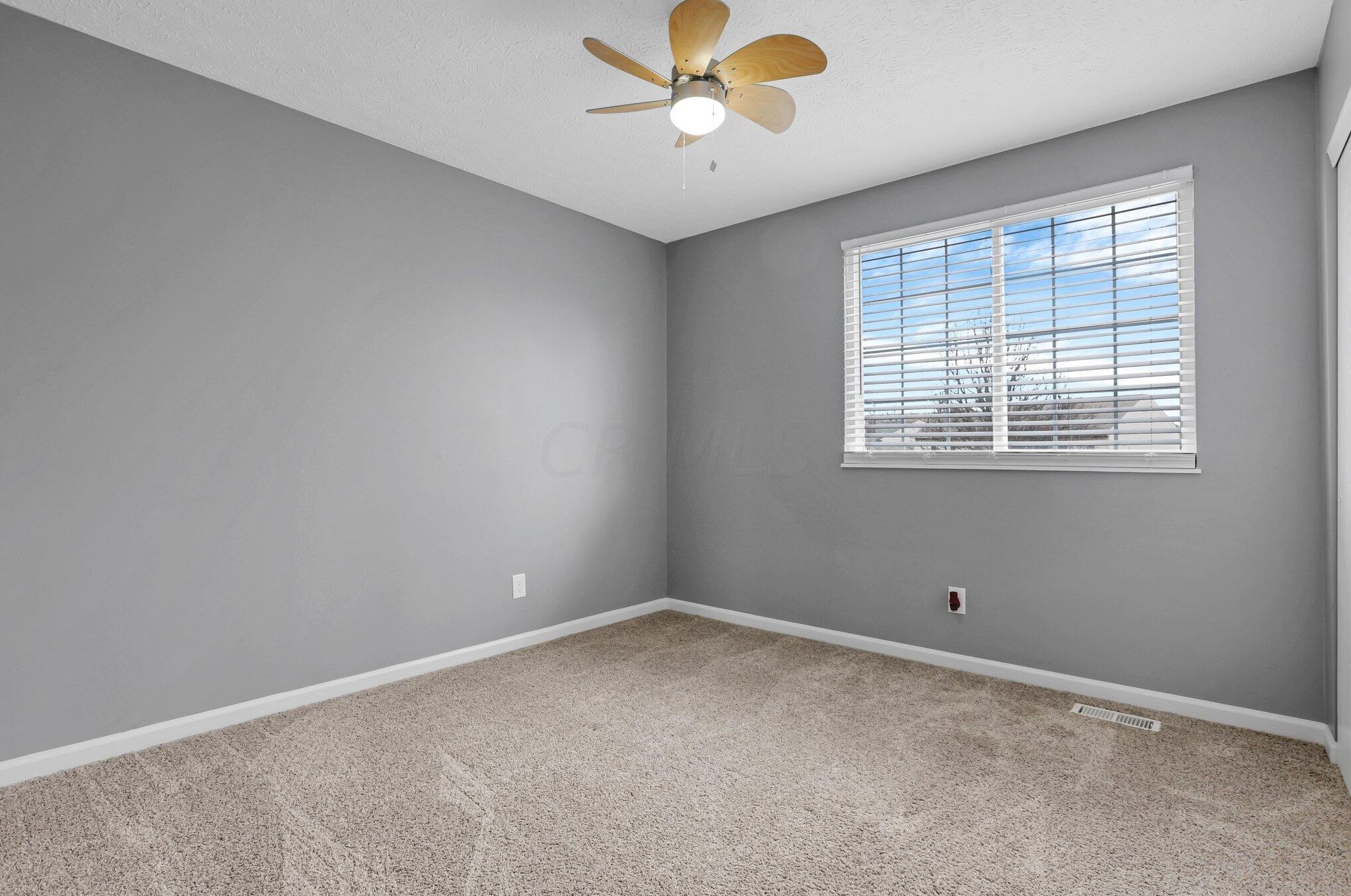 1544 Berkhard Dr, Columbus OH  43223-3385 exterior