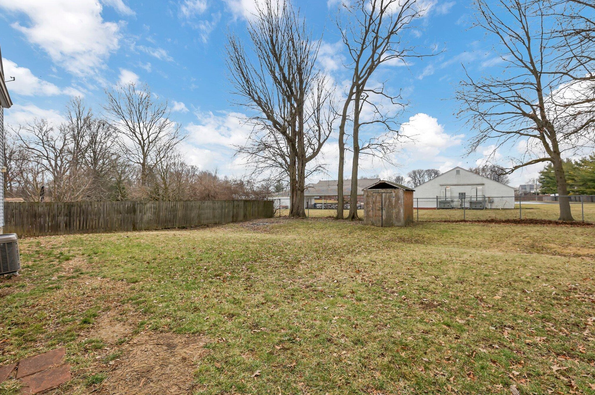 1544 Berkhard Dr, Columbus OH  43223-3385 exterior