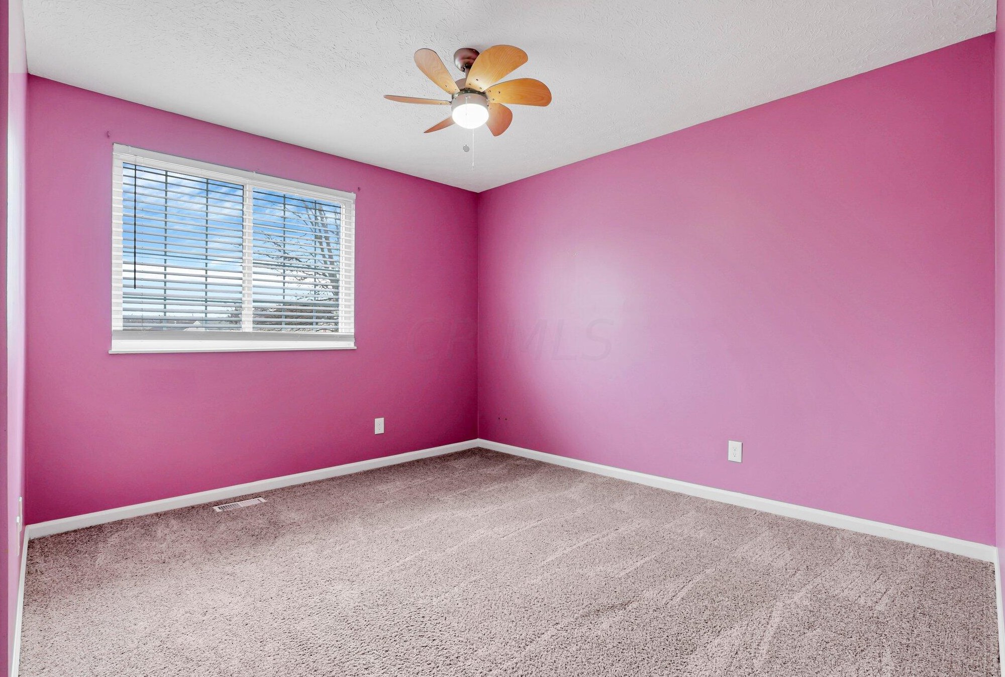 1544 Berkhard Dr, Columbus OH  43223-3385 exterior