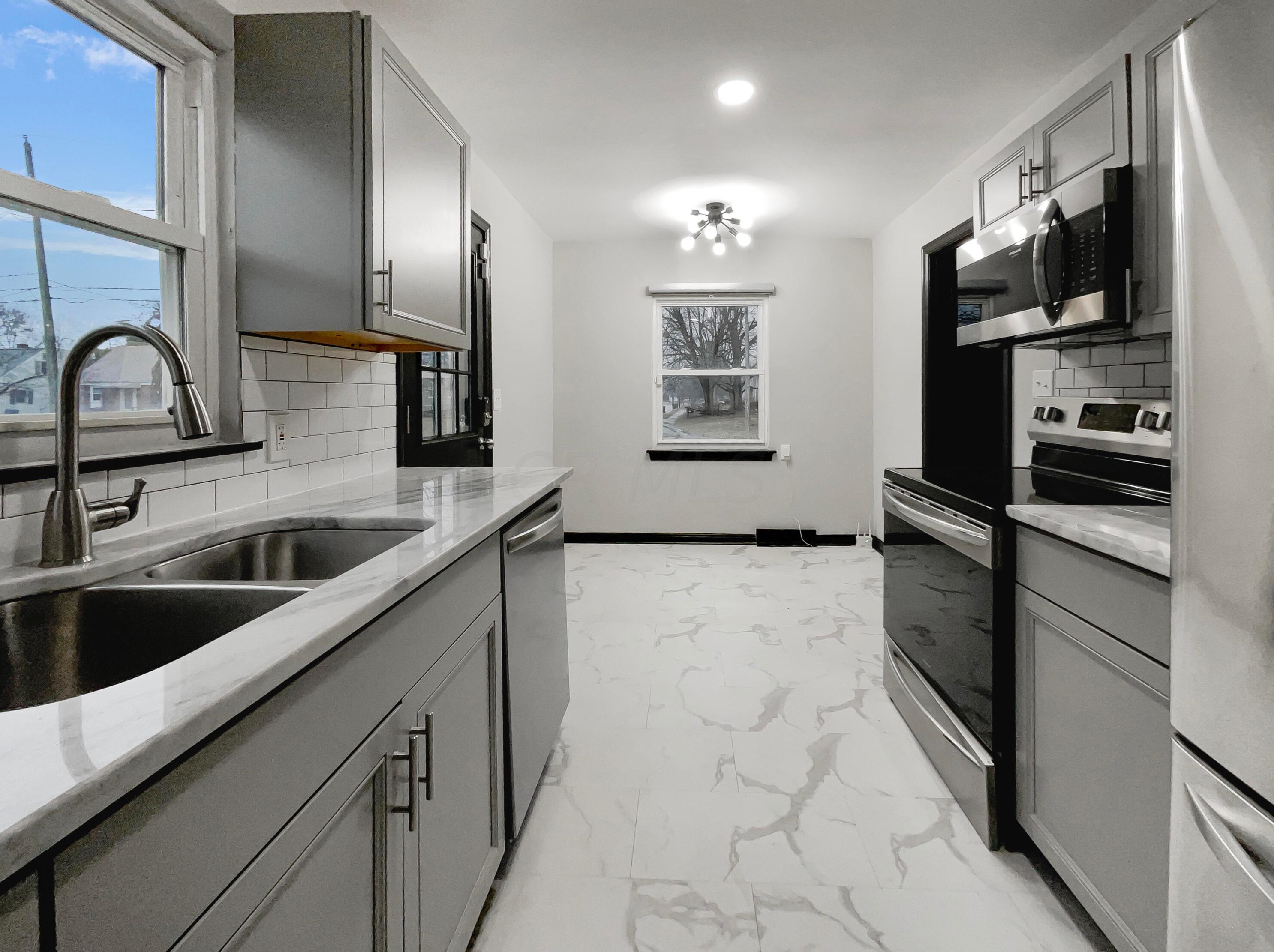 1259 Weldon Ave, Columbus OH  43224-4162 exterior