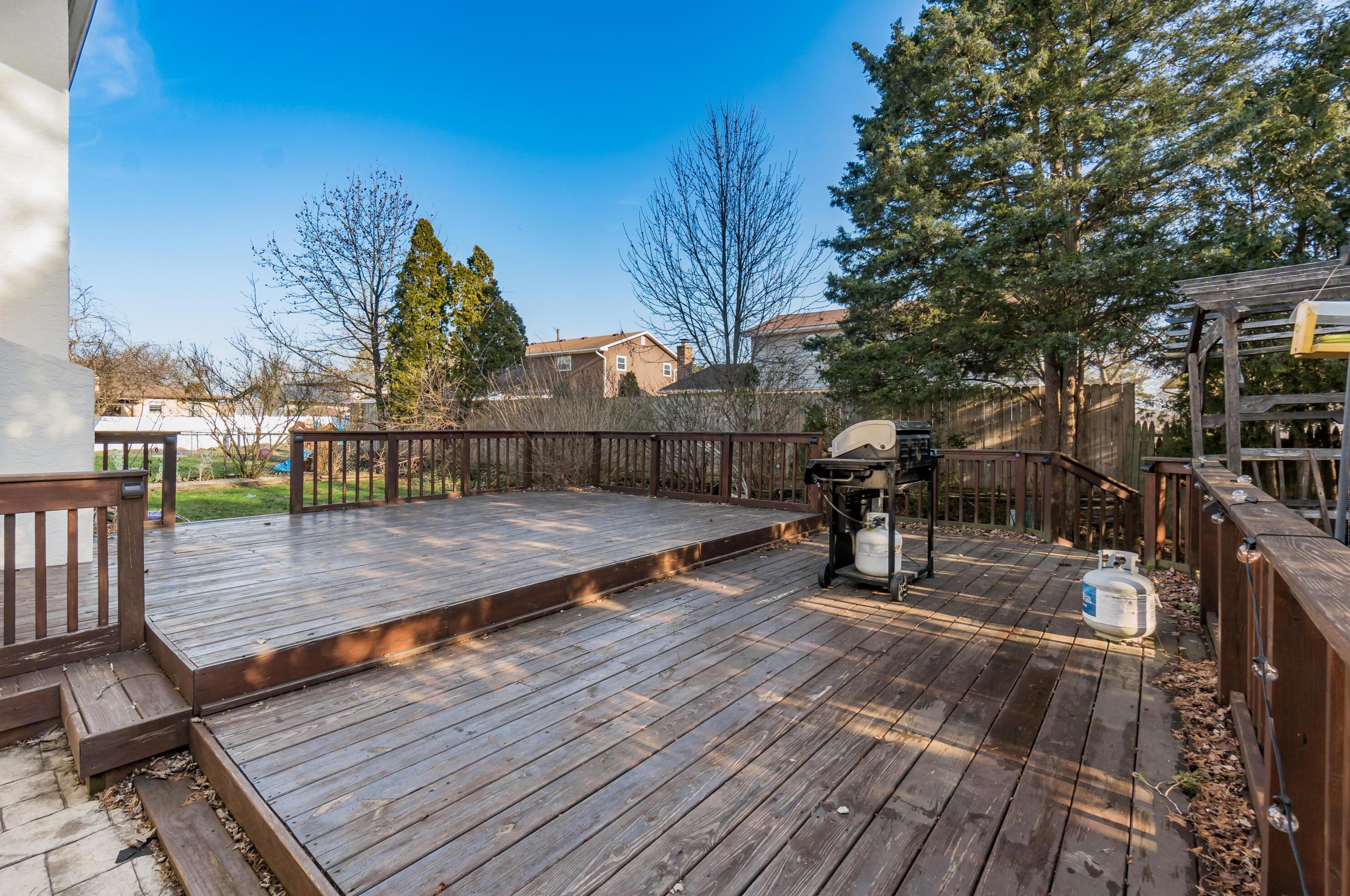 6252 Willowcrest Dr, Columbus OH  43229-2146 exterior