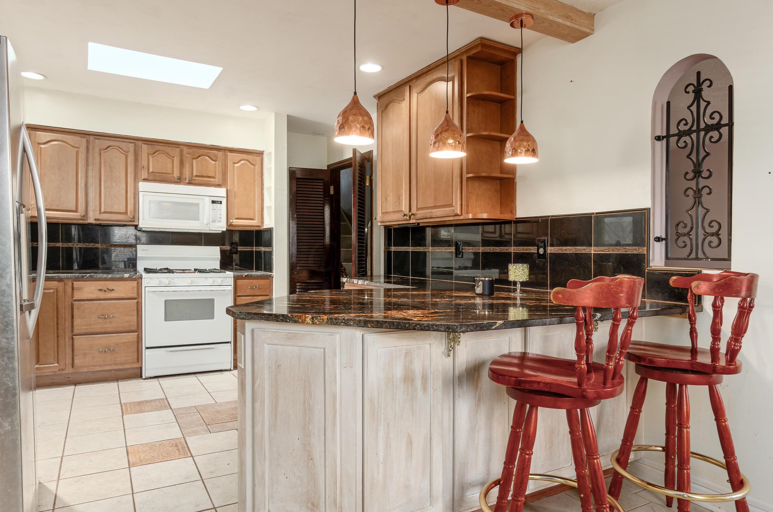 6252 Willowcrest Dr, Columbus OH  43229-2146 exterior