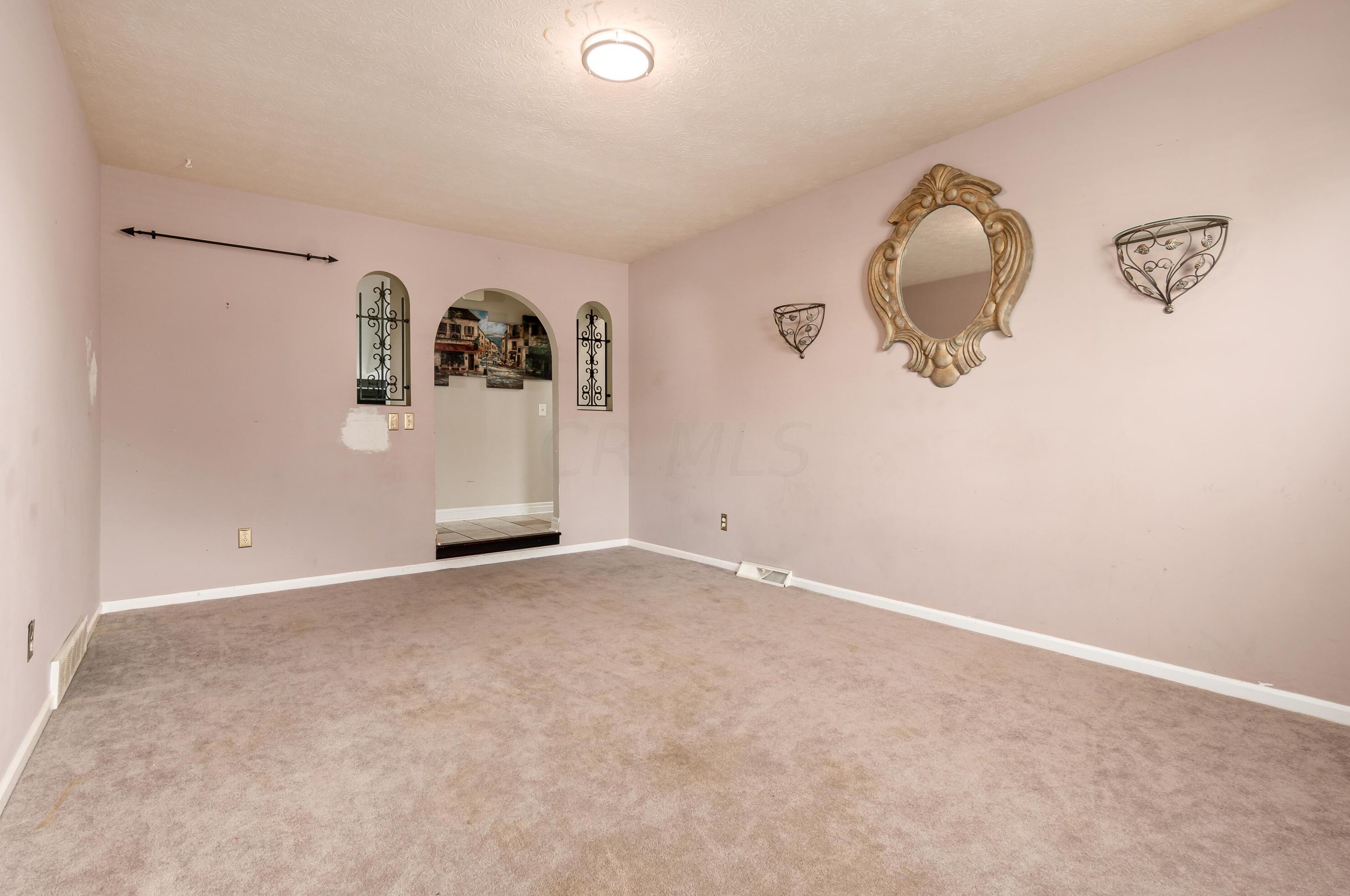 6252 Willowcrest Dr, Columbus OH  43229-2146 exterior