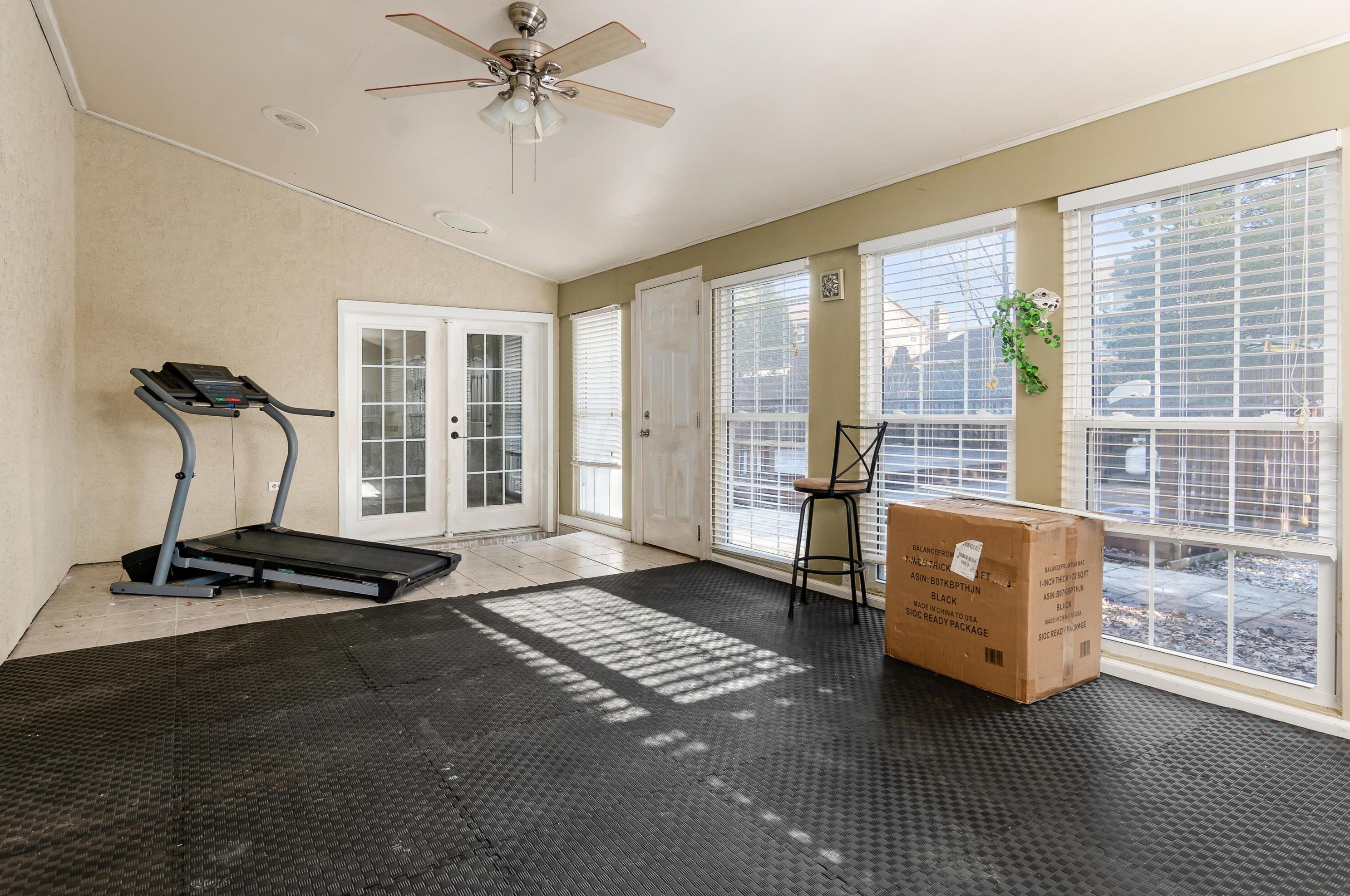 6252 Willowcrest Dr, Columbus OH  43229-2146 exterior