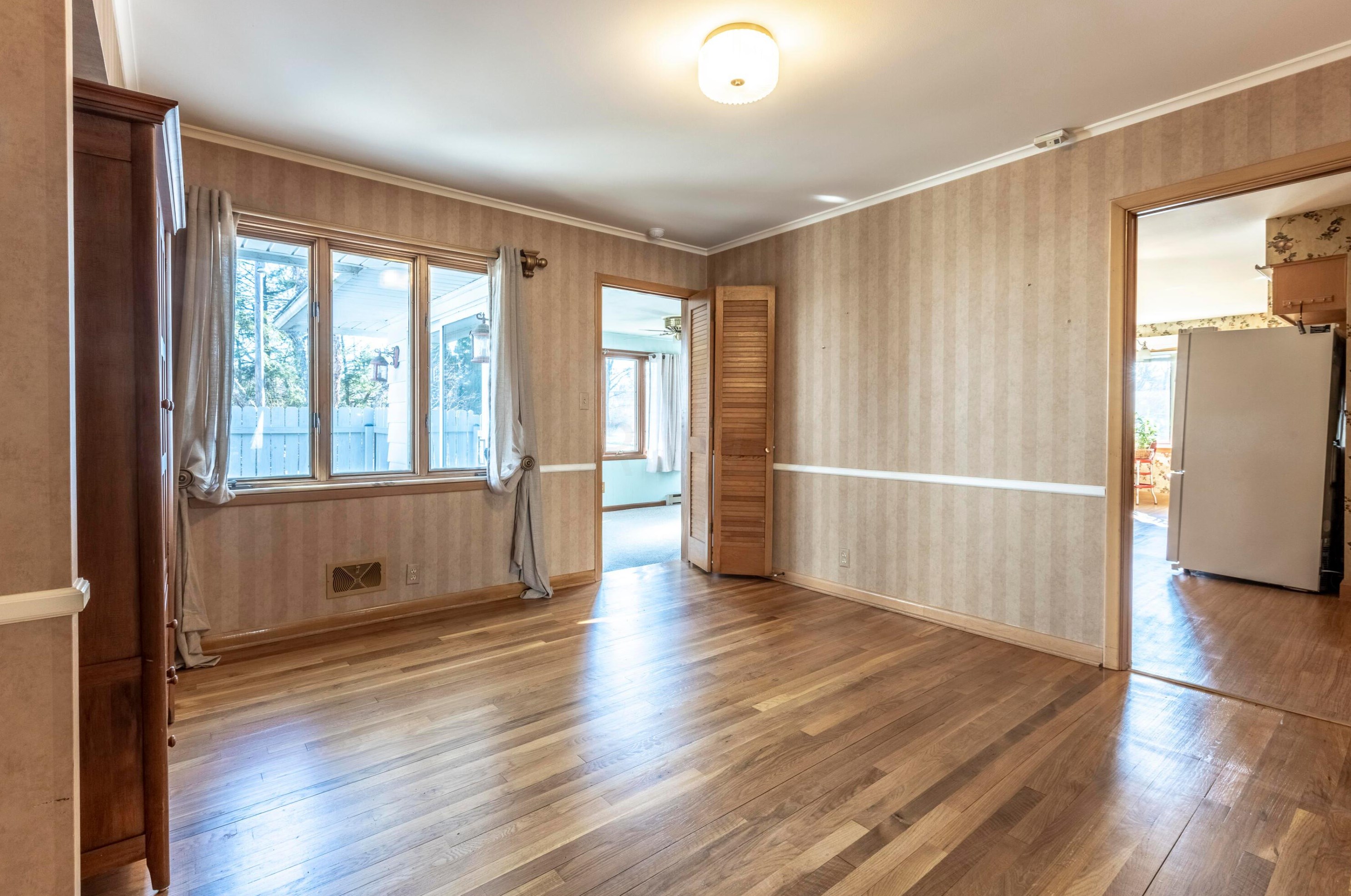 2525 Lakewood Dr, Columbus OH 43231-4859 exterior