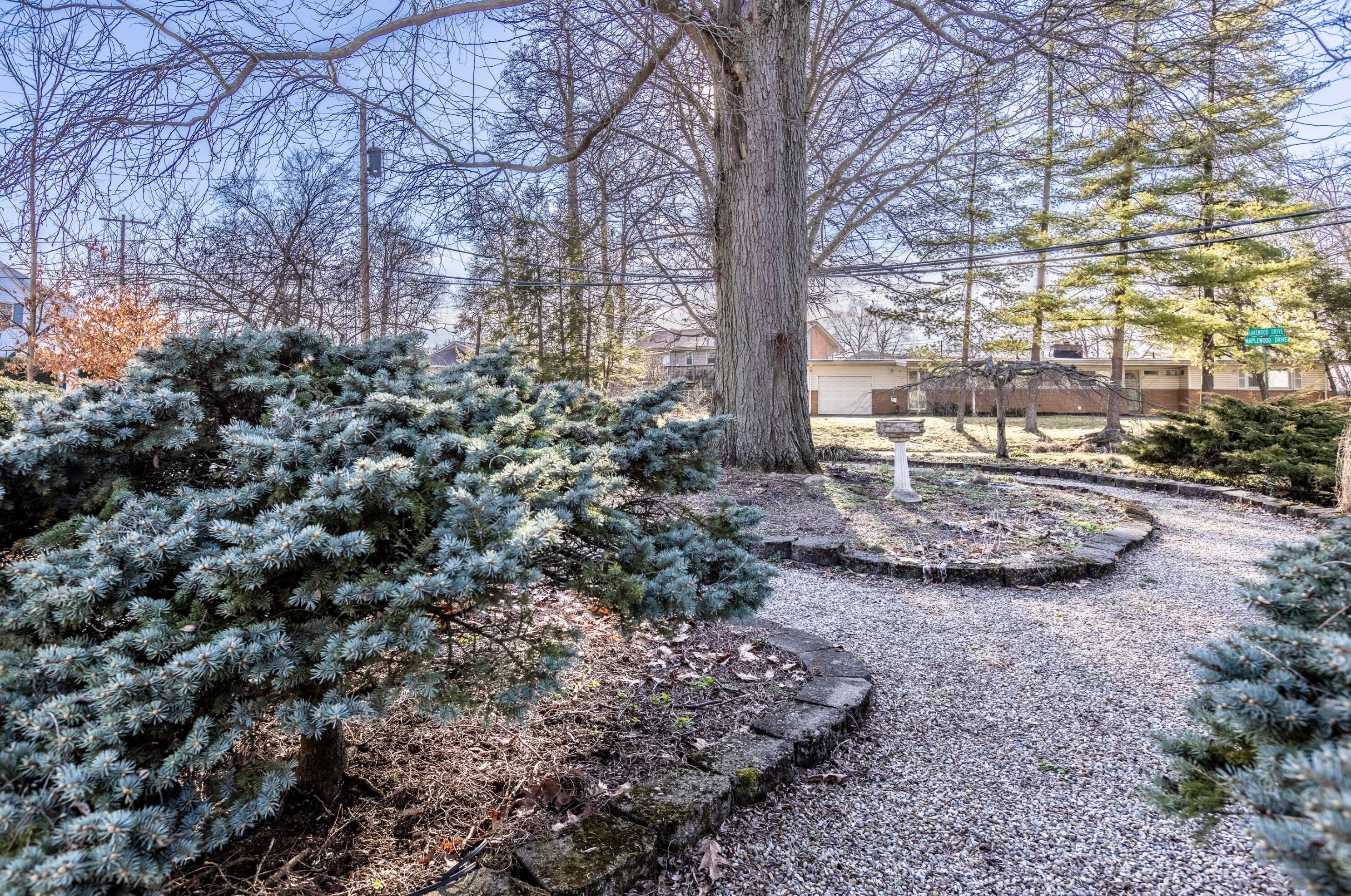 2525 Lakewood Dr, Columbus OH 43231-4859 exterior