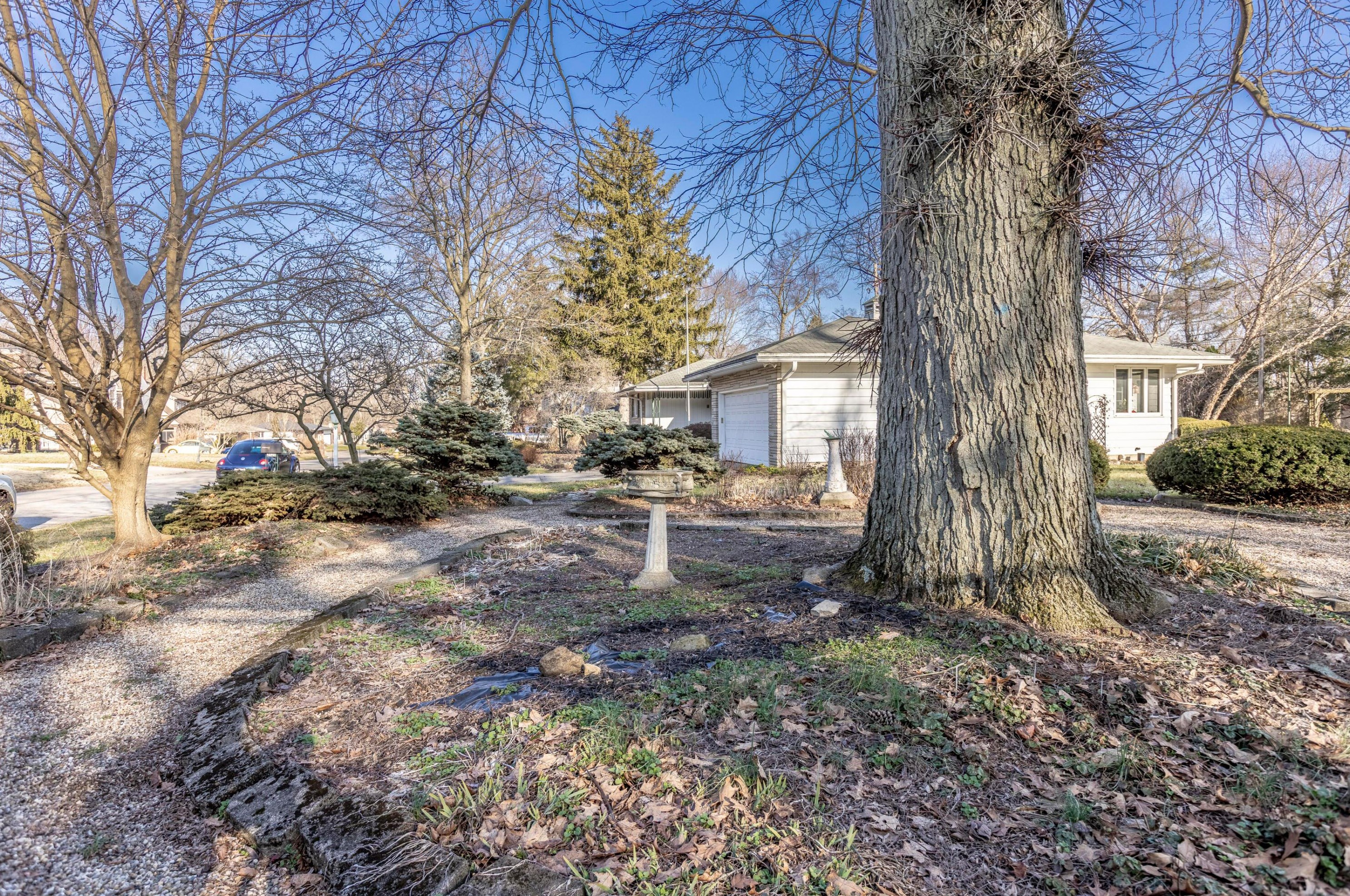 2525 Lakewood Dr, Columbus OH 43231-4859 exterior