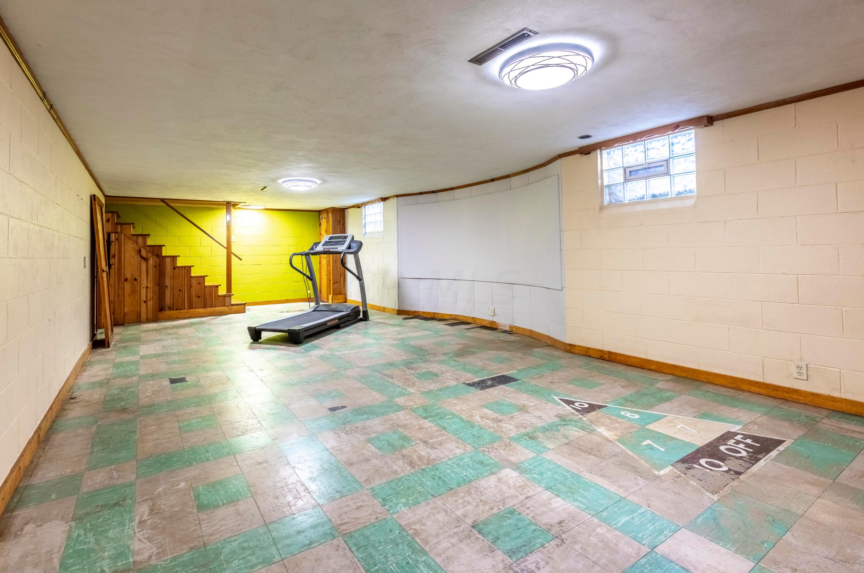 2525 Lakewood Dr, Columbus OH 43231-4859 exterior