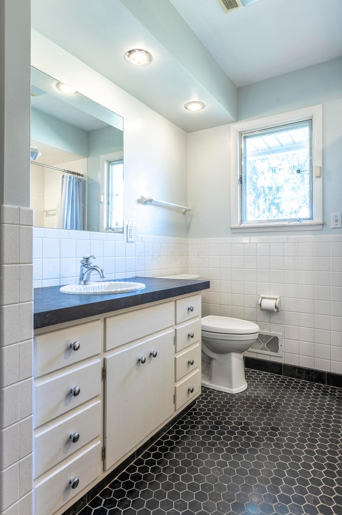 2525 Lakewood Dr, Columbus OH 43231-4859 exterior