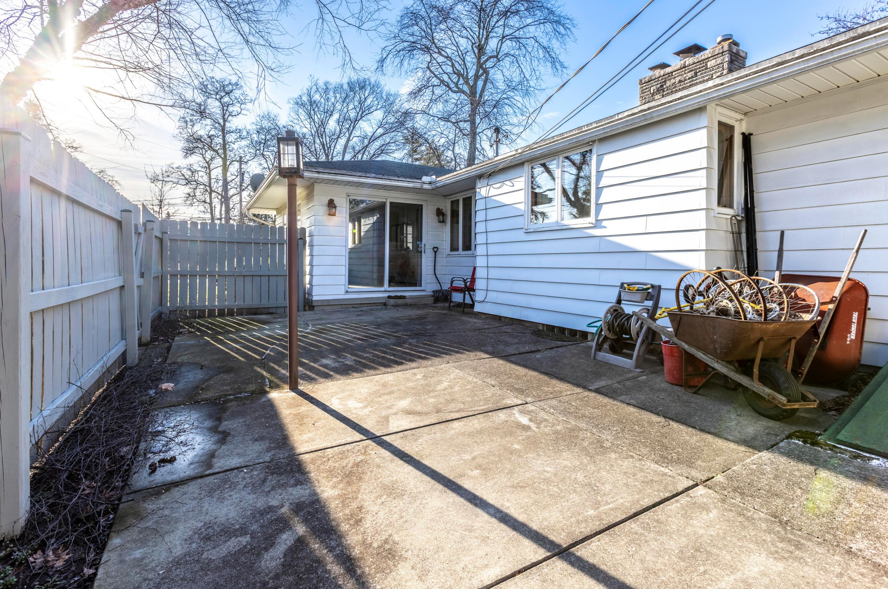 2525 Lakewood Dr, Columbus OH 43231-4859 exterior