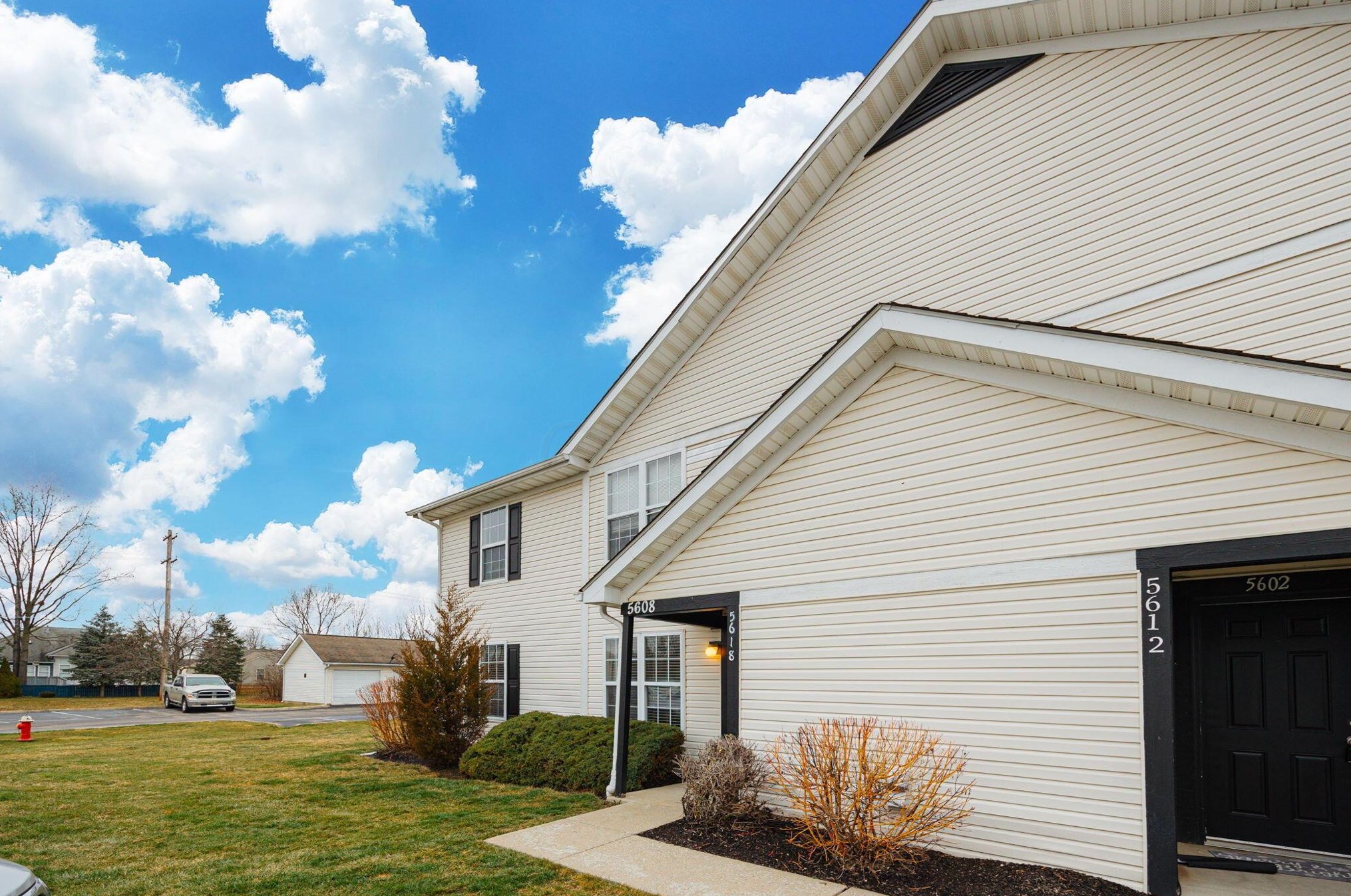 5608 Cypress Chase, Columbus OH  43228-7216 exterior