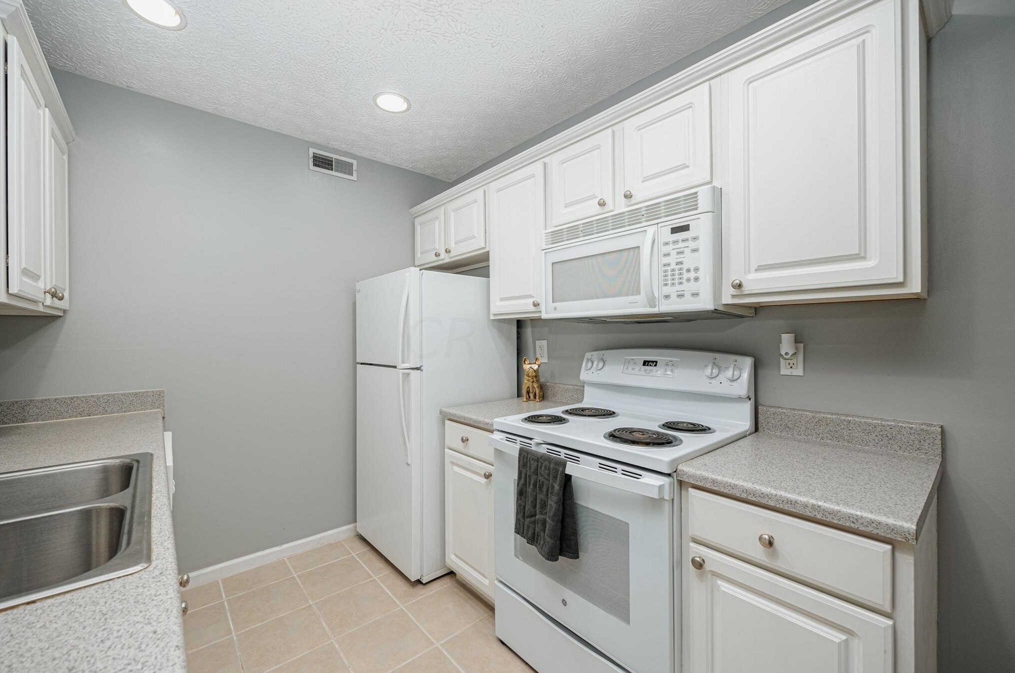 5608 Cypress Chase, Columbus OH  43228-7216 exterior