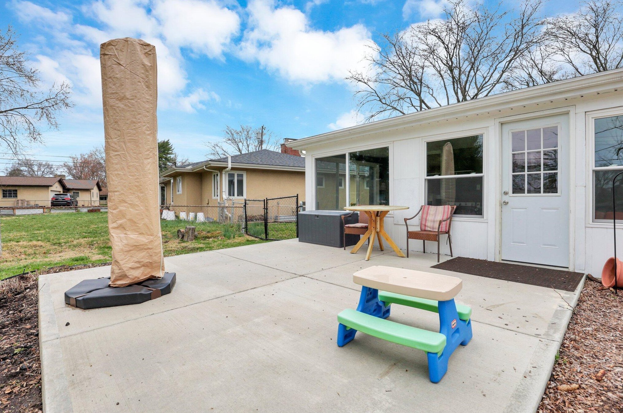 2887 Clermont Rd, Columbus OH  43209-3017 exterior