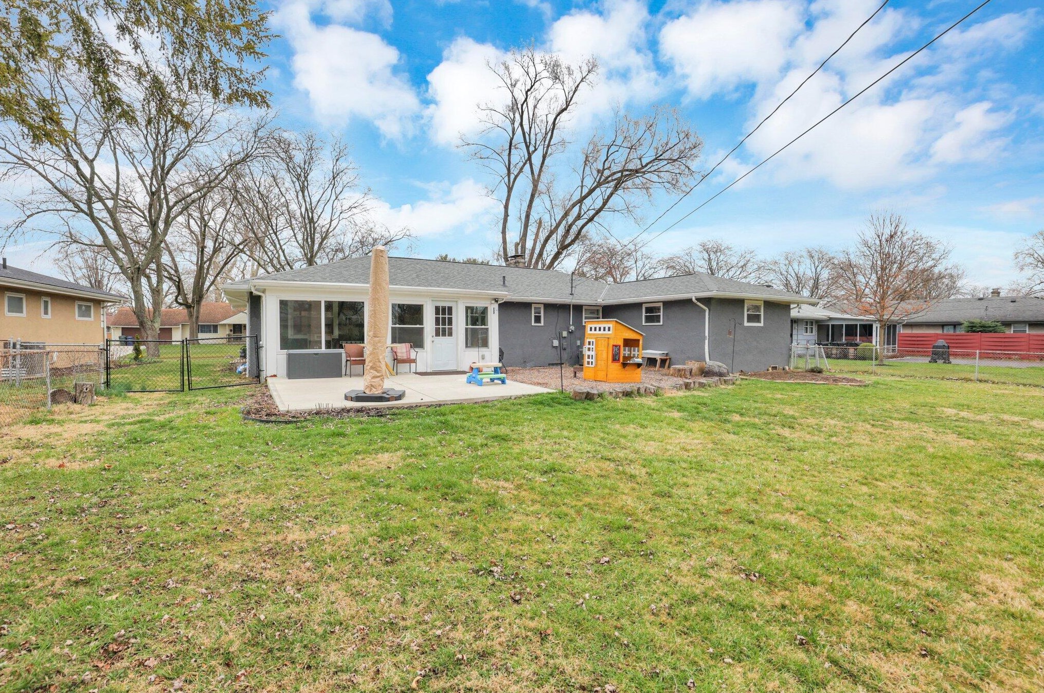 2887 Clermont Rd, Columbus OH  43209-3017 exterior