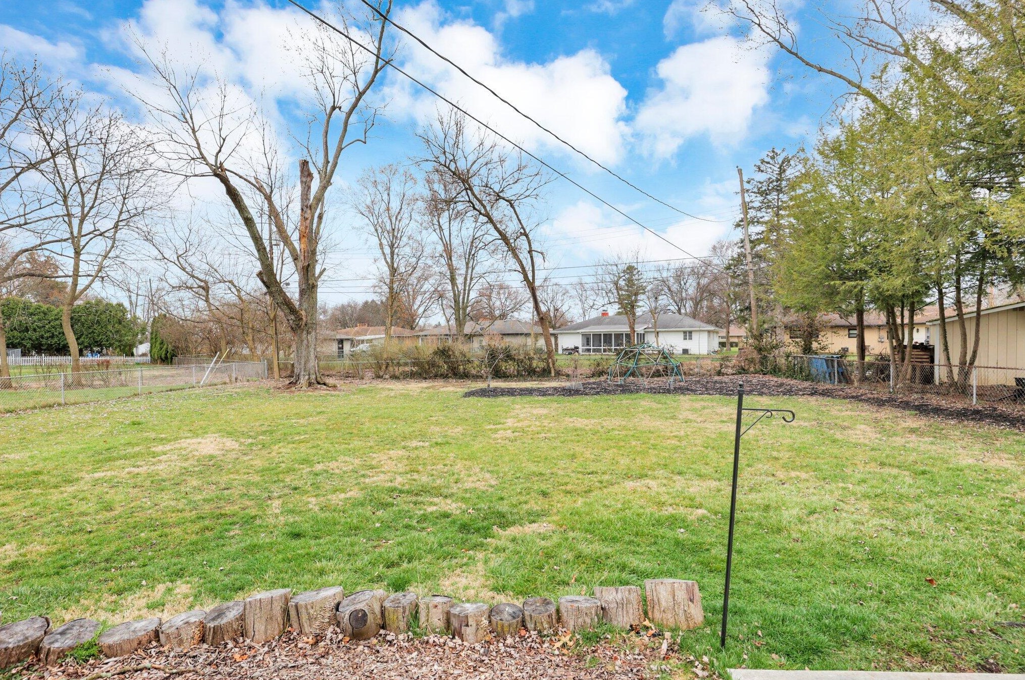 2887 Clermont Rd, Columbus OH  43209-3017 exterior