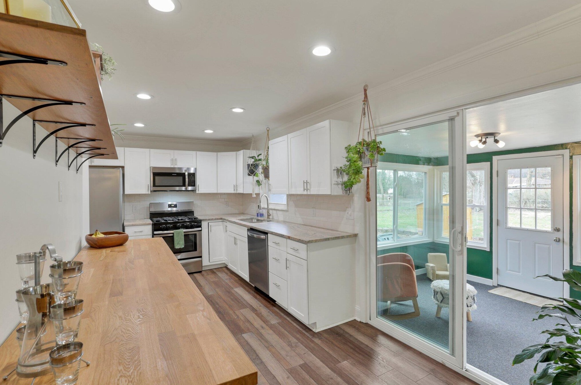 2887 Clermont Rd, Columbus OH  43209-3017 exterior