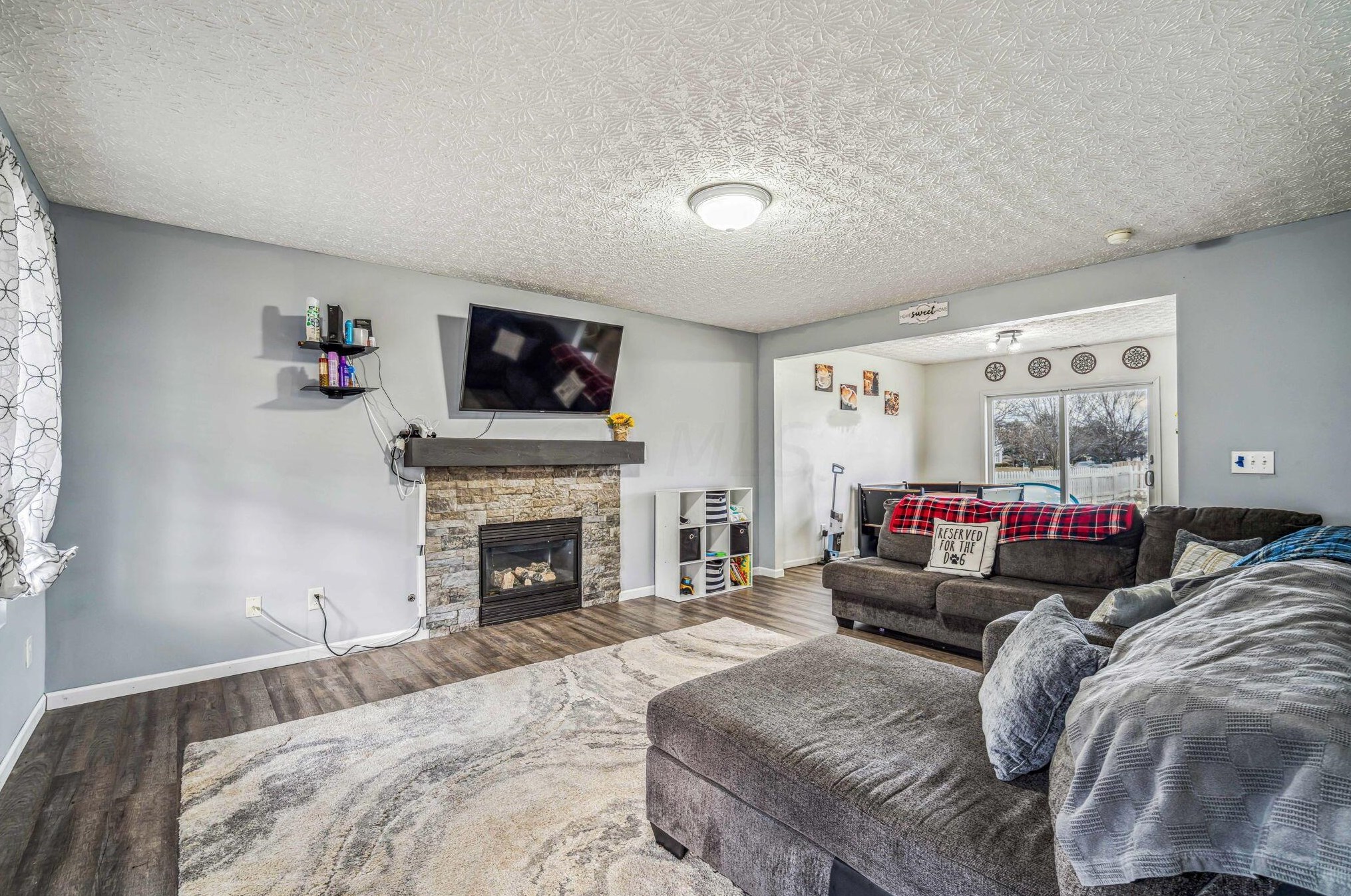 80 Richard Ave, Ashville OH  43103-9000 exterior