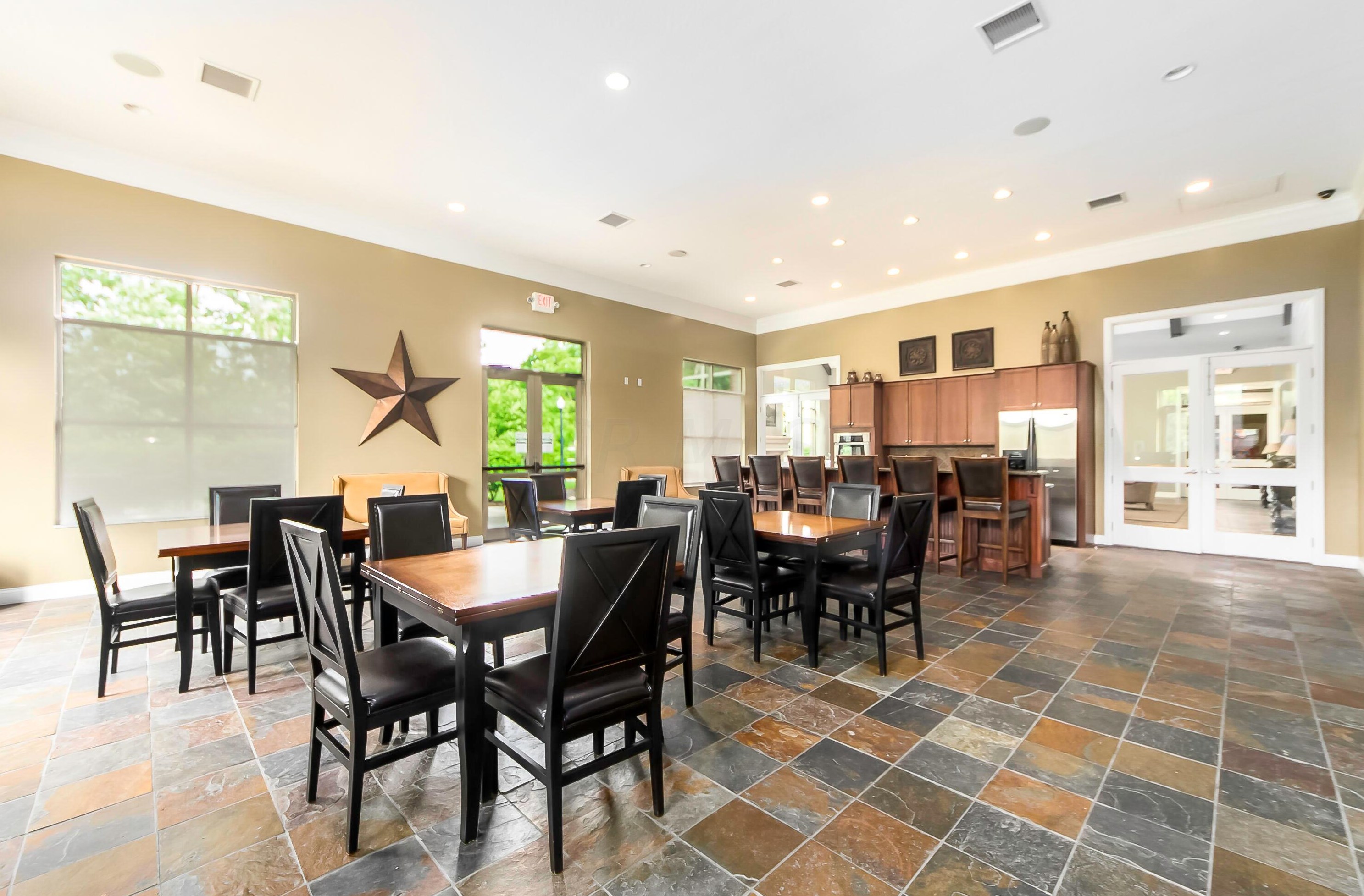 539 1st Ave, Columbus OH  43215-1266 exterior