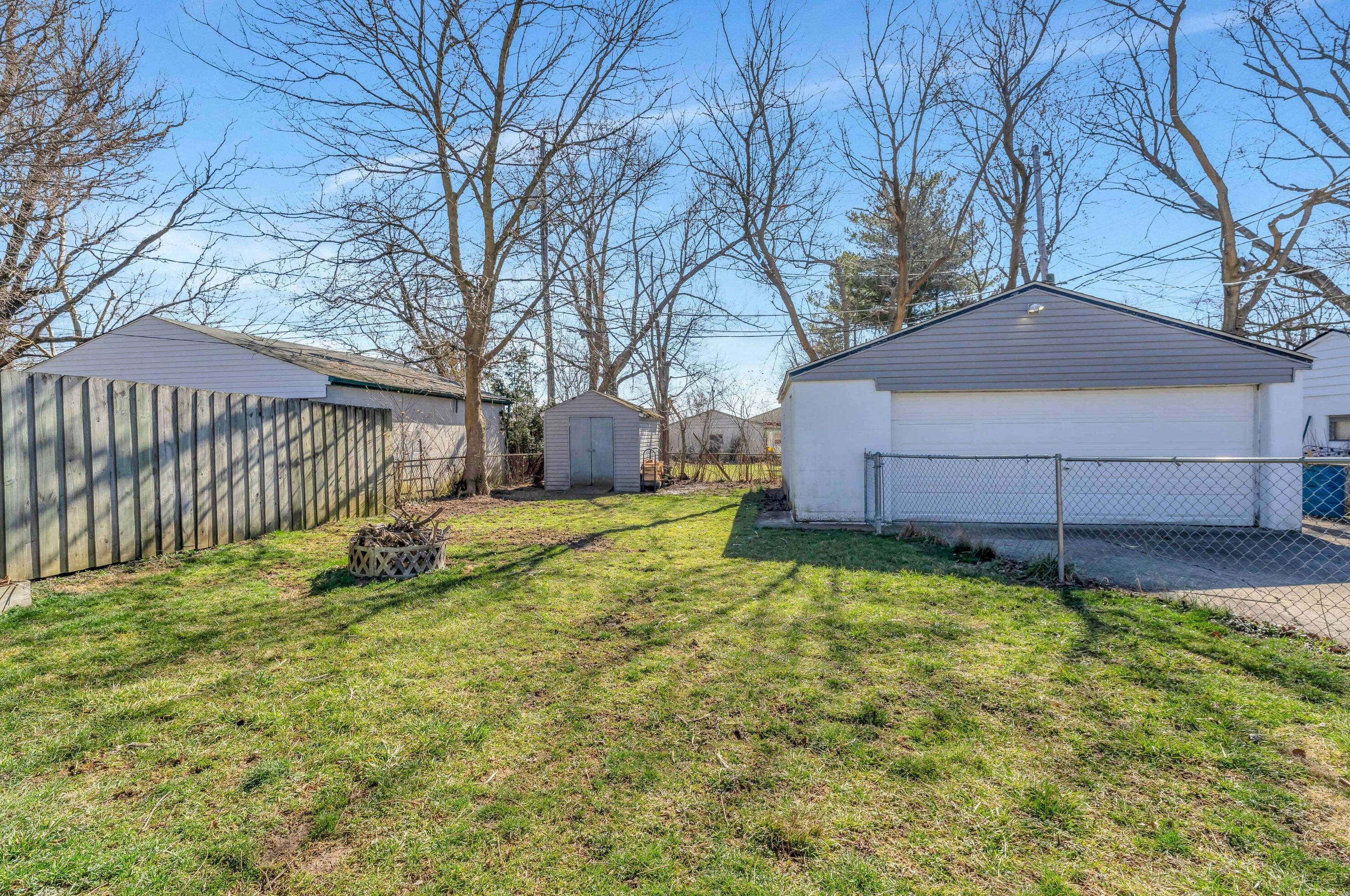 925 Blenheim Rd, Columbus OH 43224-2620 exterior