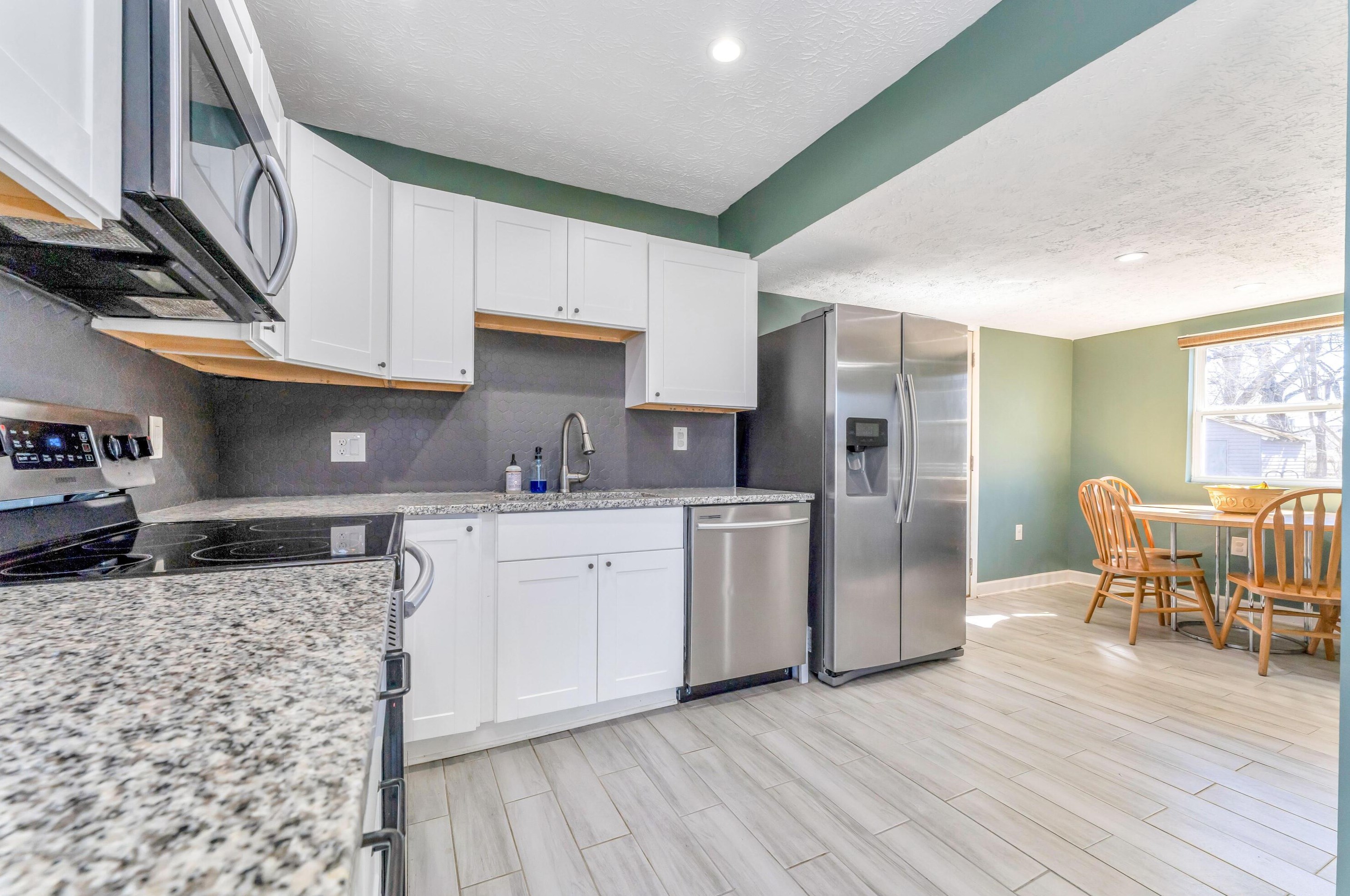 925 Blenheim Rd, Columbus OH 43224-2620 exterior