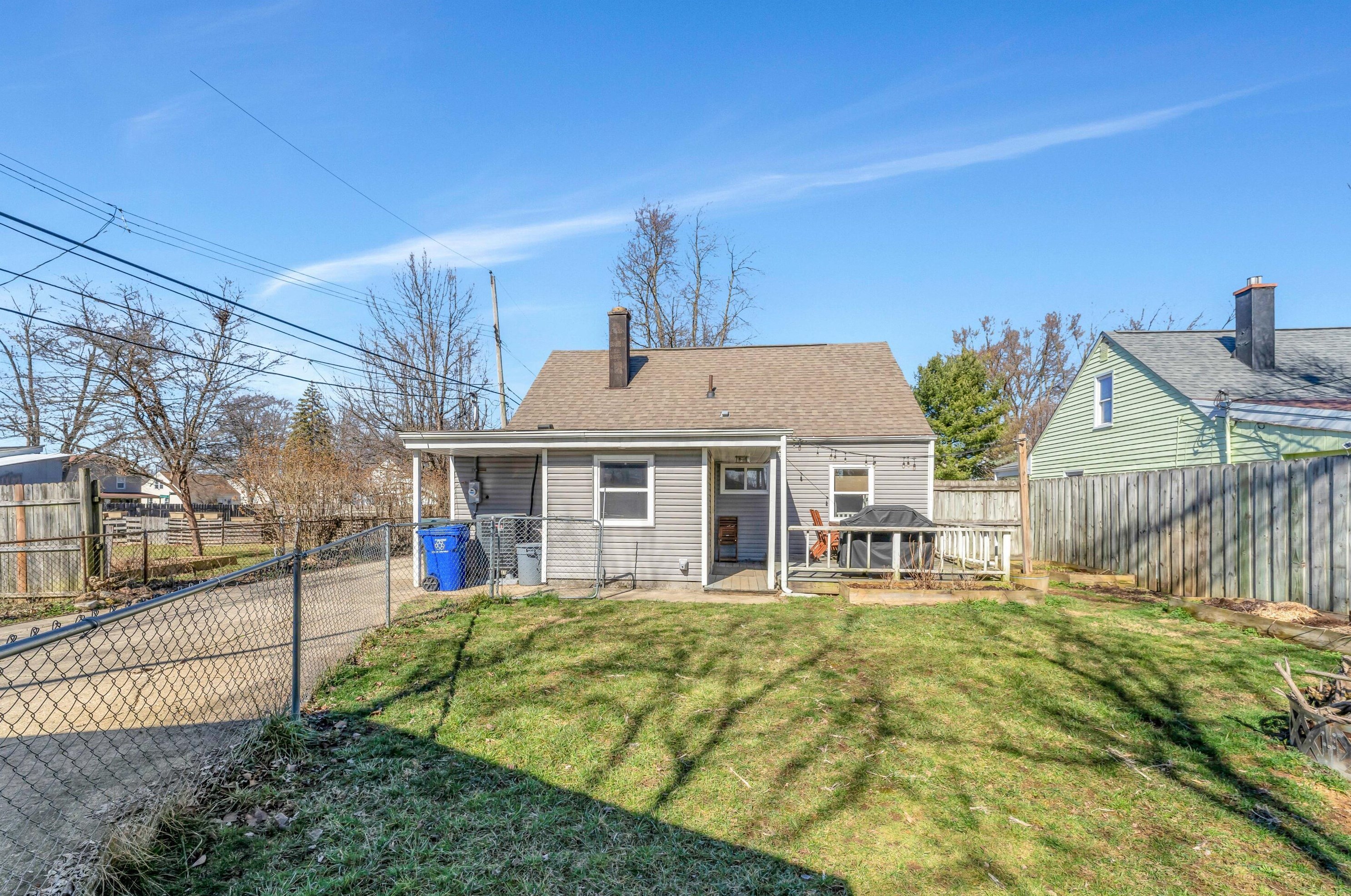 925 Blenheim Rd, Columbus OH 43224-2620 exterior