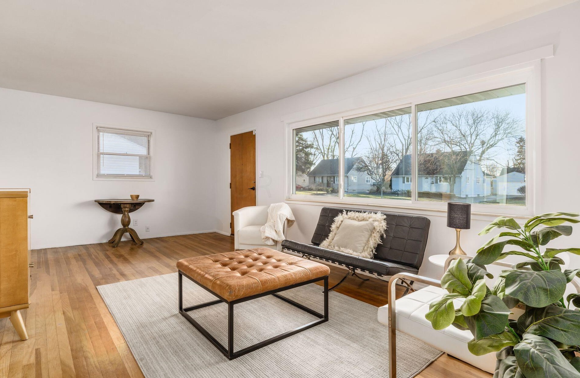 2260 Shrewsbury Rd, Columbus OH  43221-1232 exterior