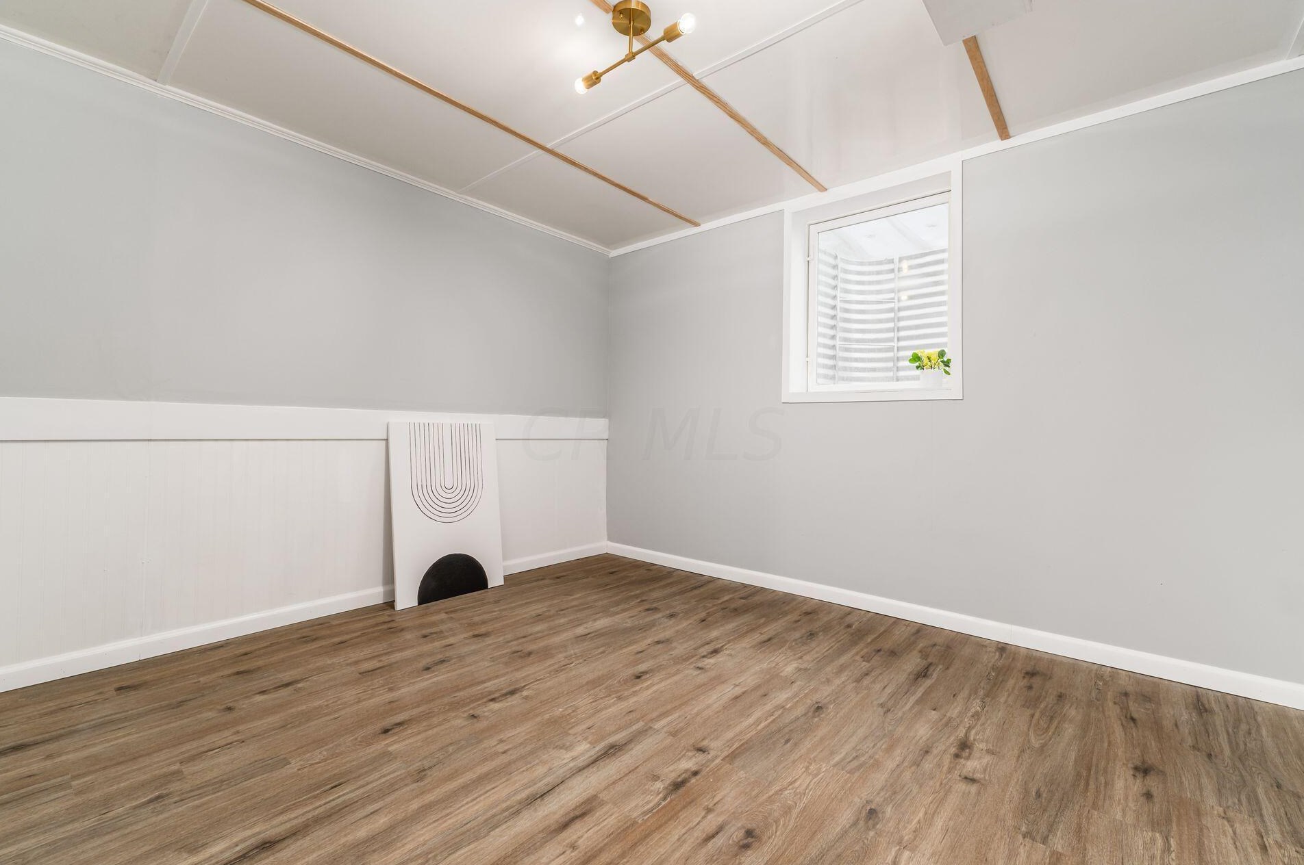 2260 Shrewsbury Rd, Columbus OH  43221-1232 exterior