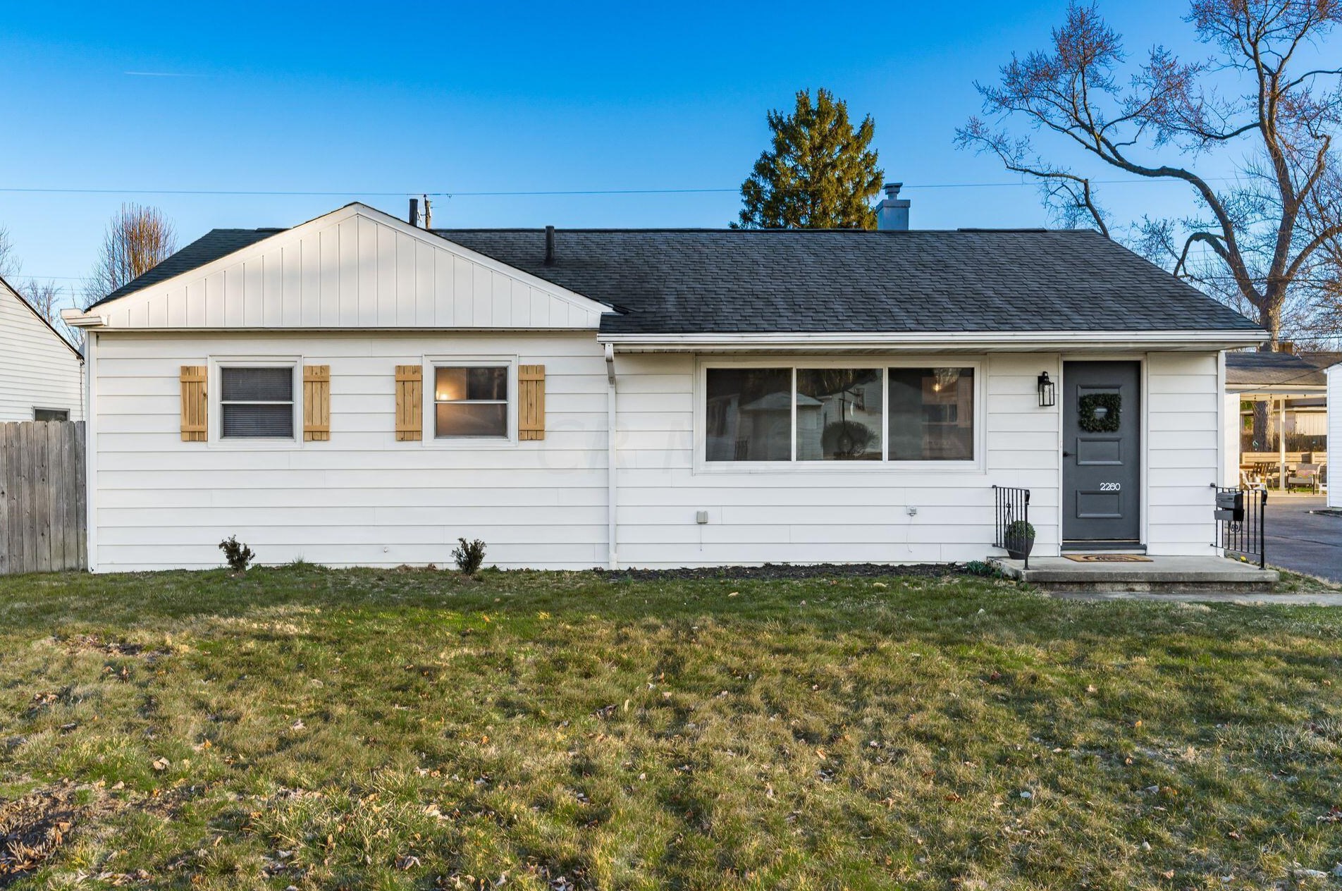 2260 Shrewsbury Rd, Columbus OH  43221-1232 exterior