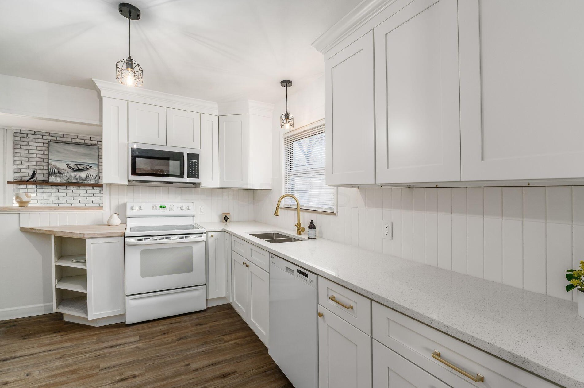 2260 Shrewsbury Rd, Columbus OH  43221-1232 exterior