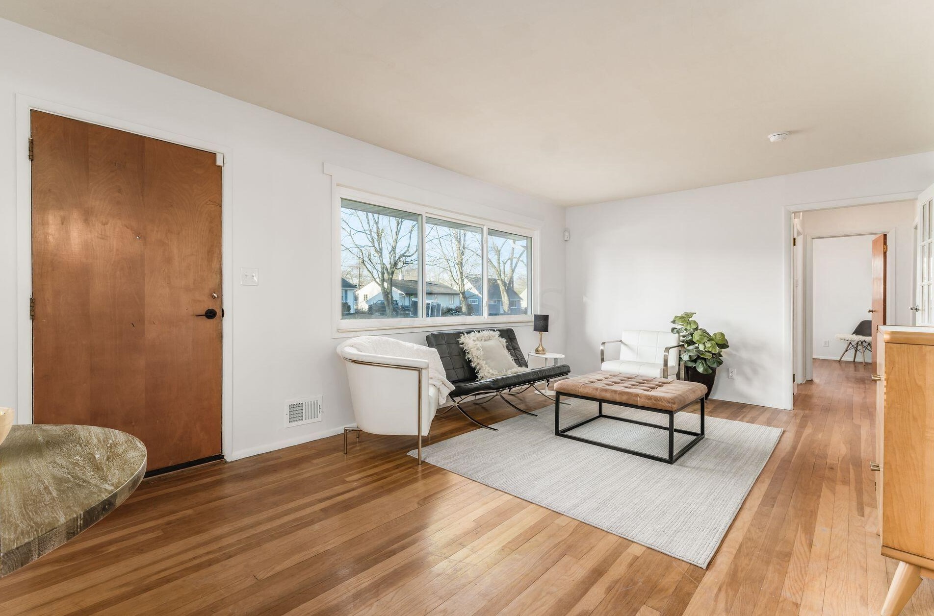 2260 Shrewsbury Rd, Columbus OH  43221-1232 exterior