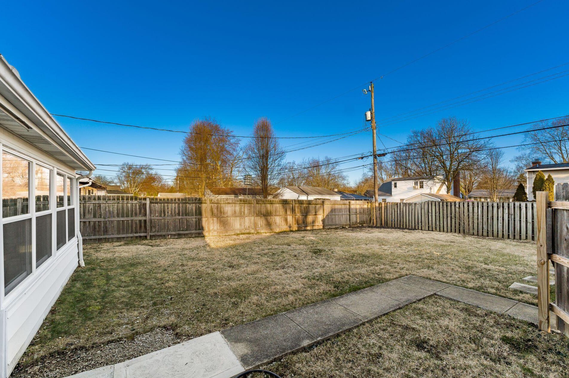 2260 Shrewsbury Rd, Columbus OH  43221-1232 exterior