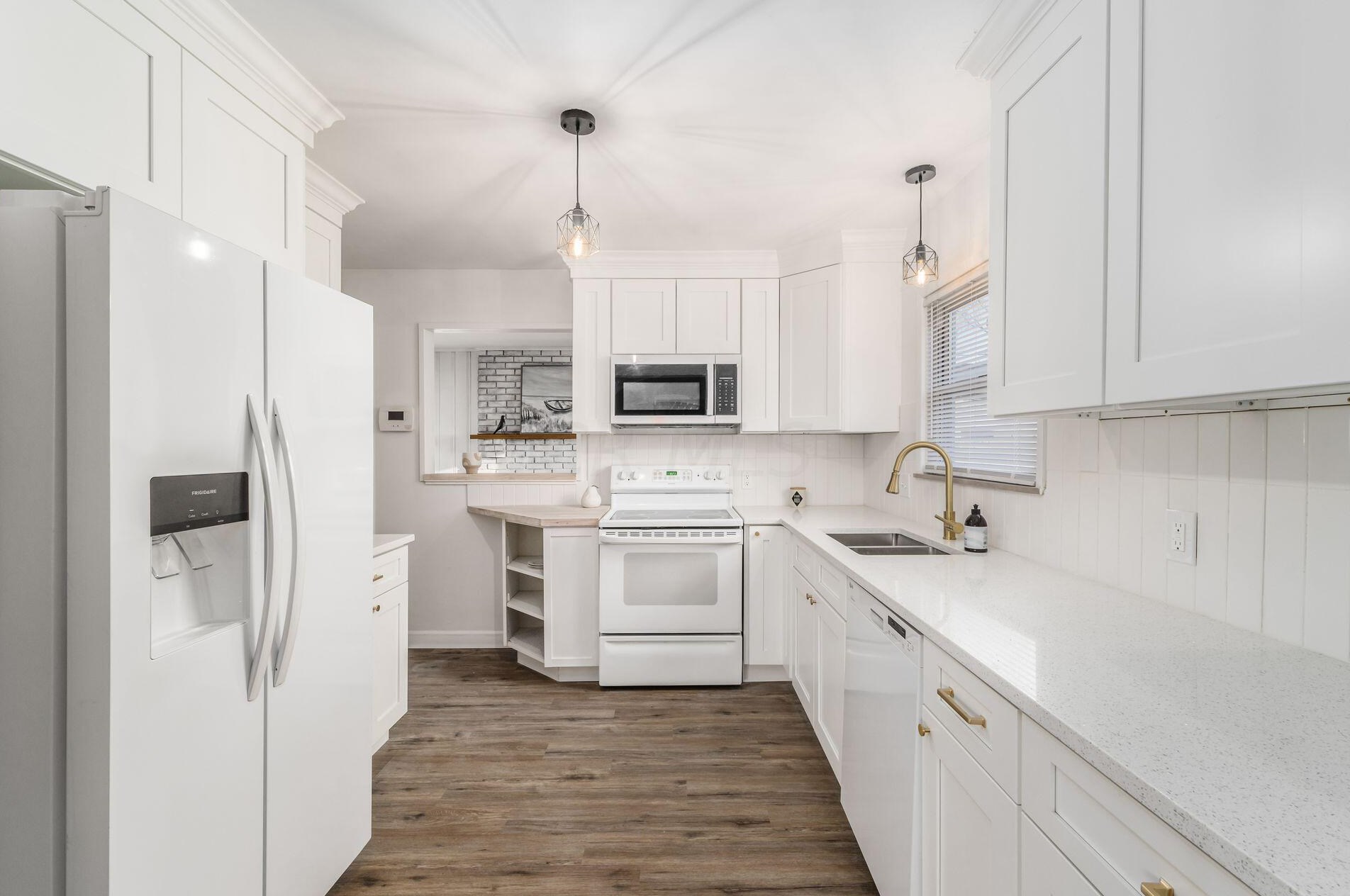 2260 Shrewsbury Rd, Columbus OH  43221-1232 exterior