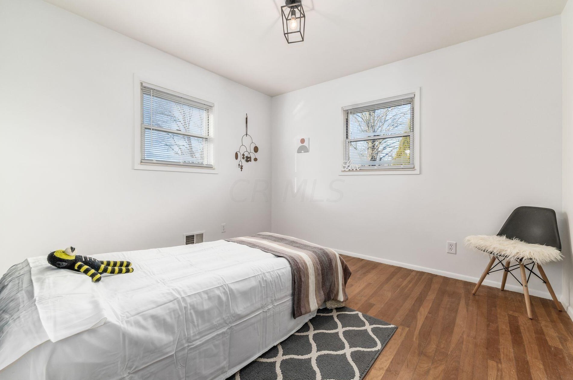 2260 Shrewsbury Rd, Columbus OH  43221-1232 exterior