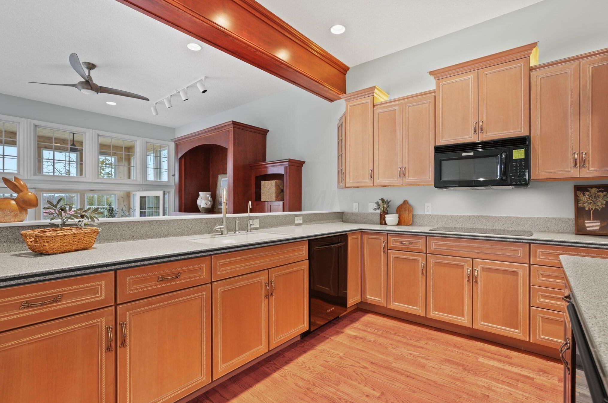 182 Cranberry Ln, Buckeye Lake OH  43008-7832 exterior