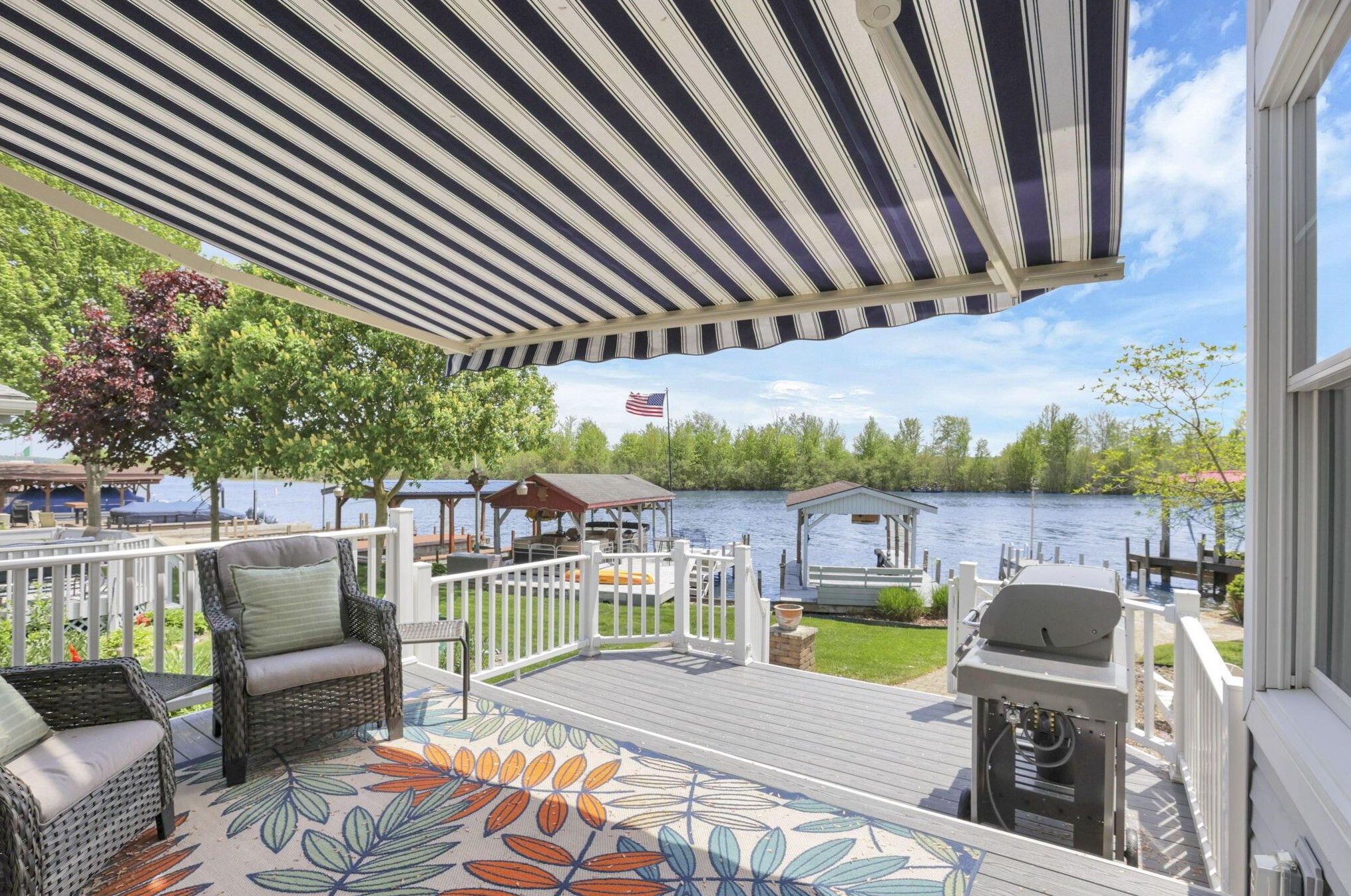 182 Cranberry Ln, Buckeye Lake OH  43008-7832 exterior