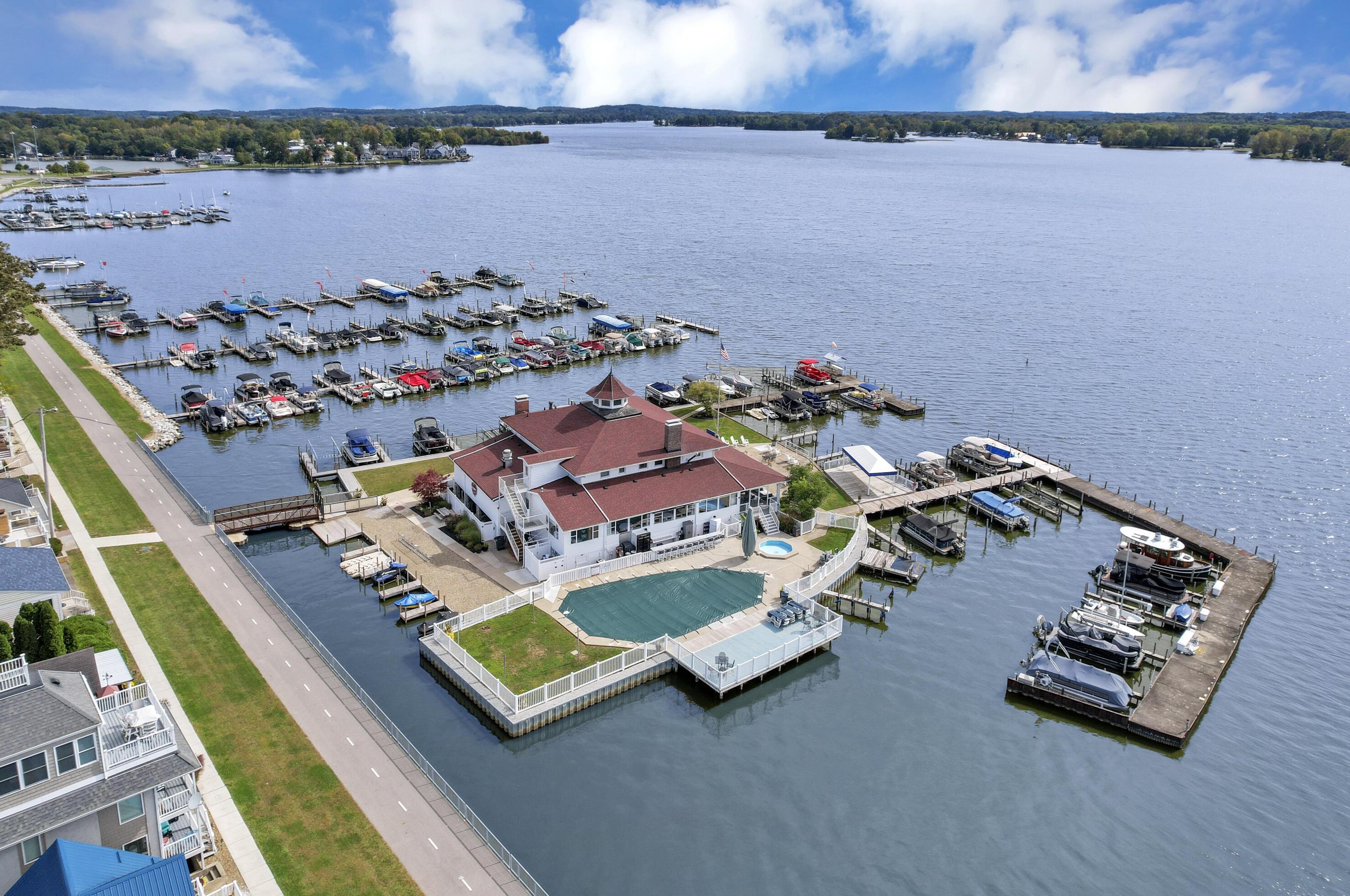 182 Cranberry Ln, Buckeye Lake OH  43008-7832 exterior