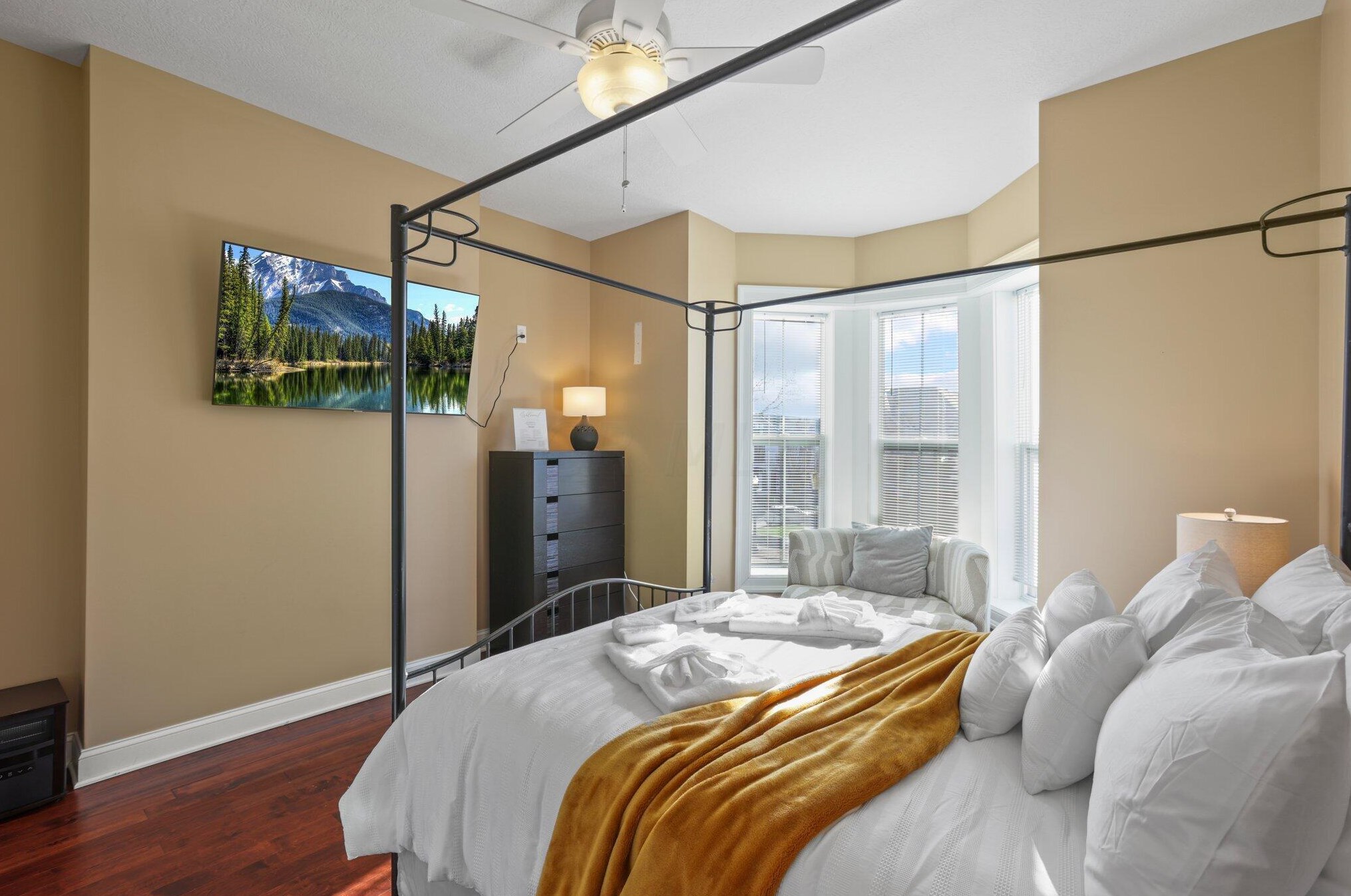 1066 Long St, Columbus OH  43203-1916 exterior