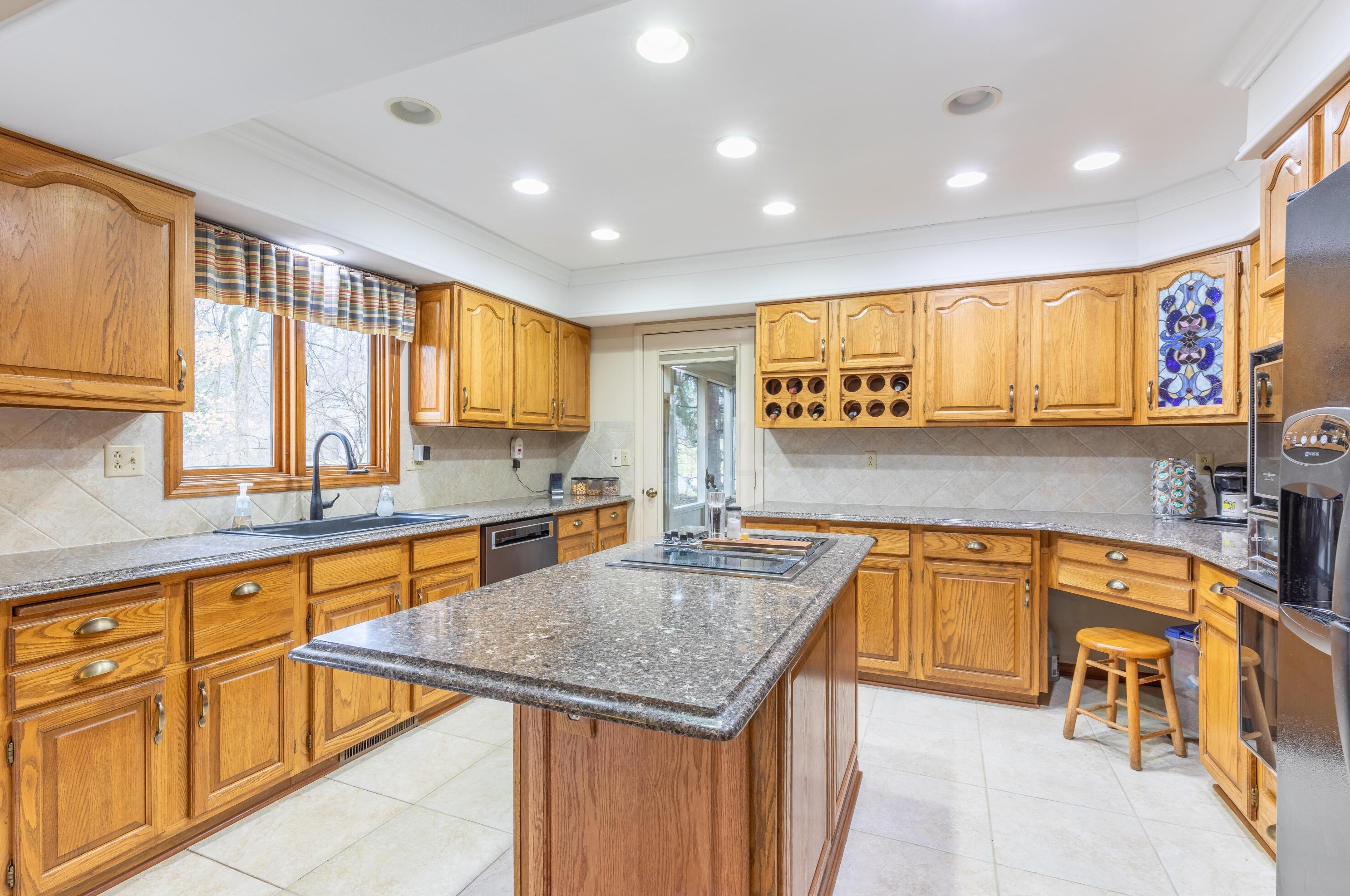 8398 Kilbirnie Ct, Dublin OH  43017-9732 exterior