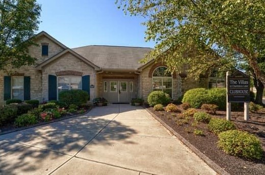 6690 Lakeview Cir, Cnl Wnchstr OH  43110-1255 exterior