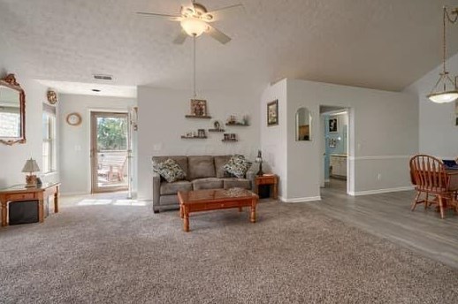 6690 Lakeview Cir, Cnl Wnchstr OH  43110-1255 exterior